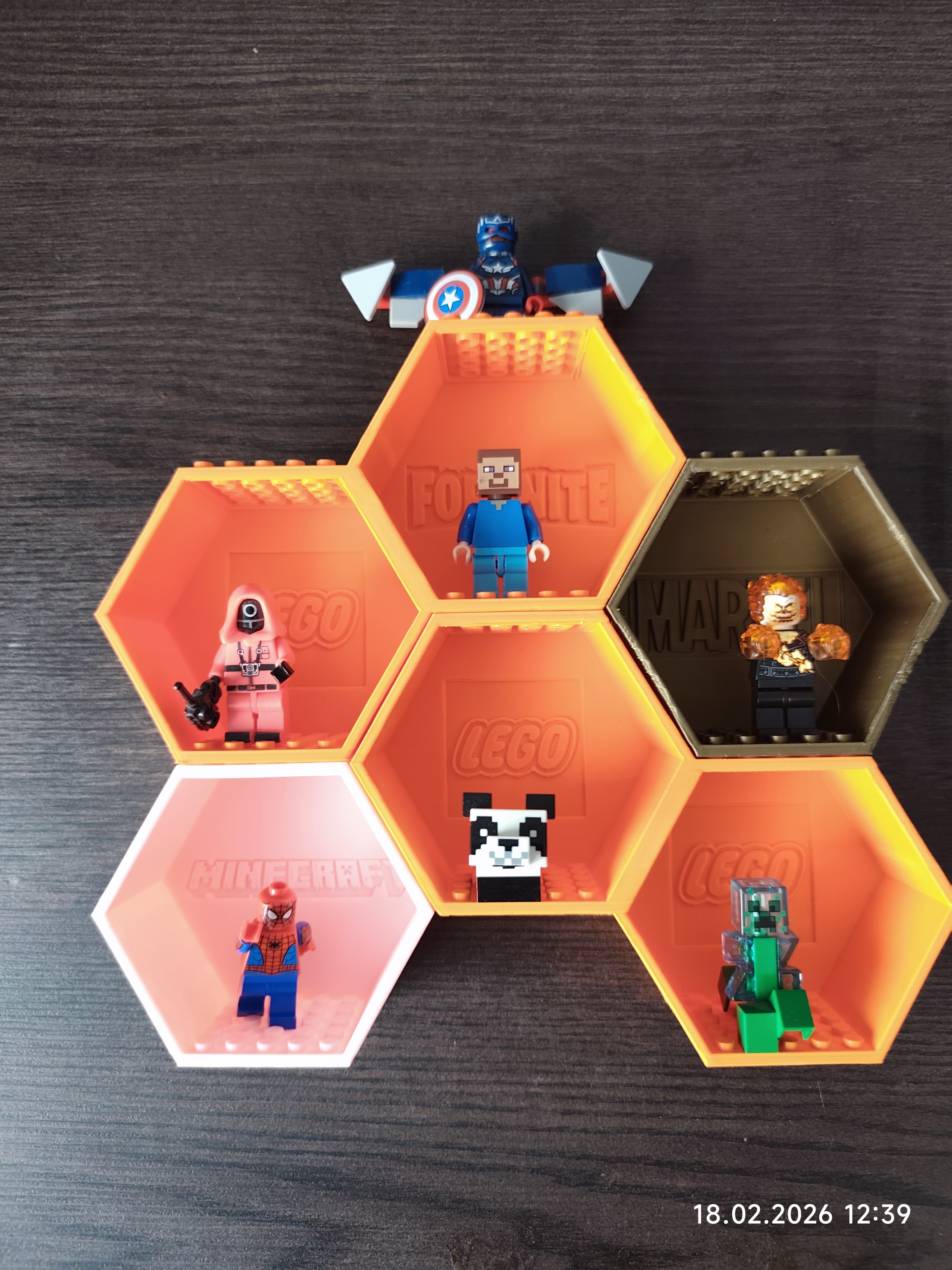 Legos style hexagon display for minifigures