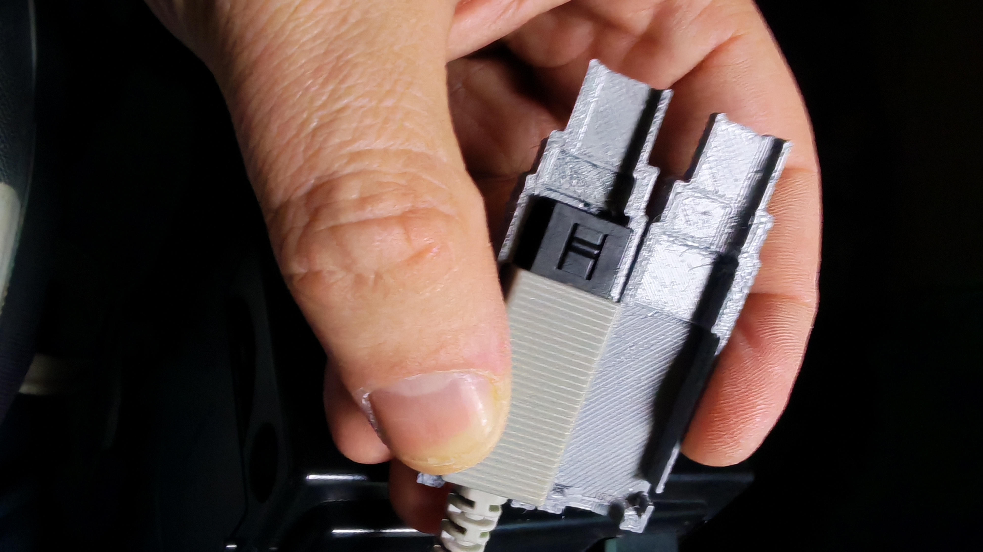 Make your Gamecube power brick using common Wii one.