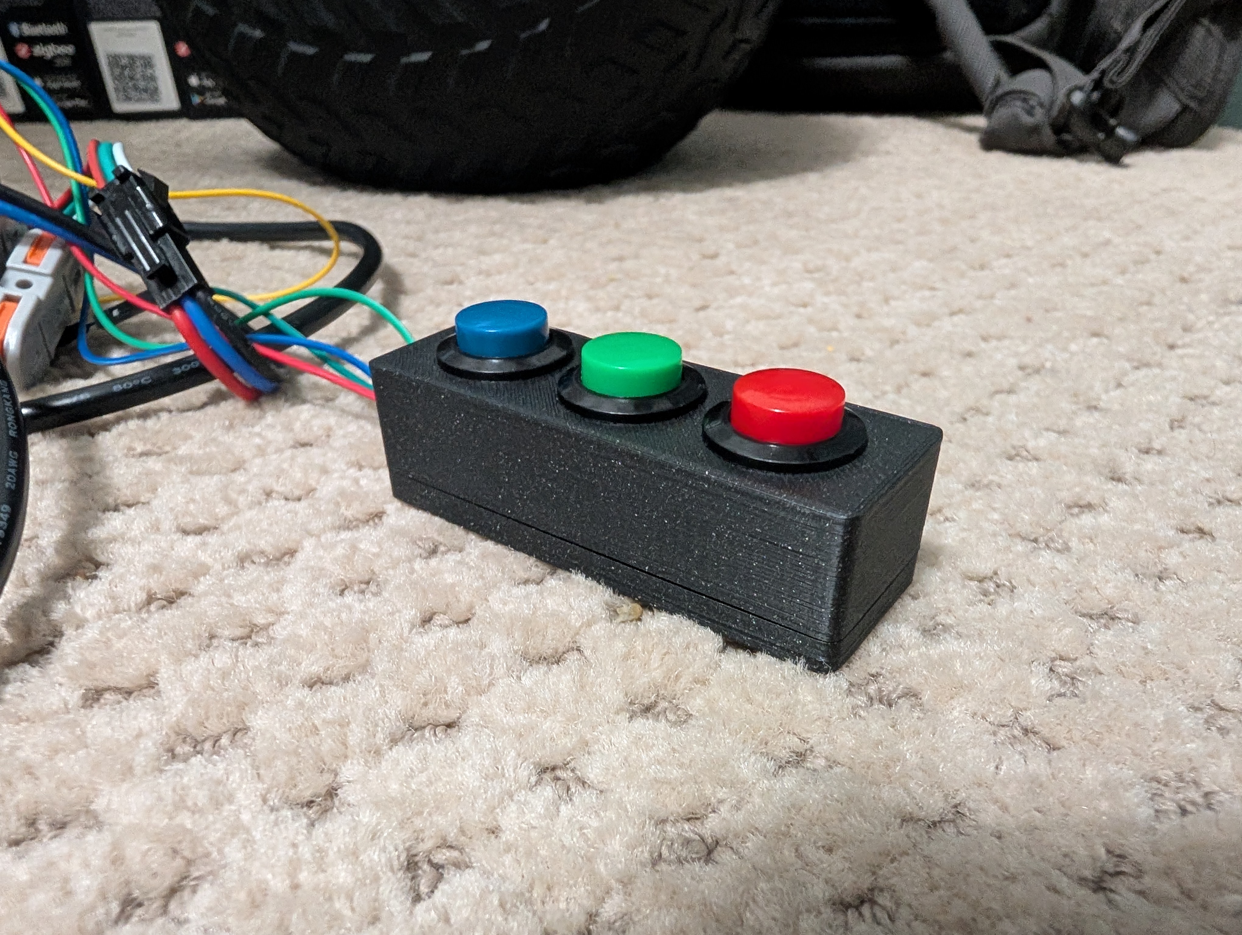 3 button box with snap fit
