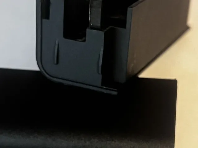 QuantaPlex T42S-2U - replacement clips for front panel