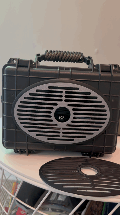Hot Swappable speaker grill for Apache 1800