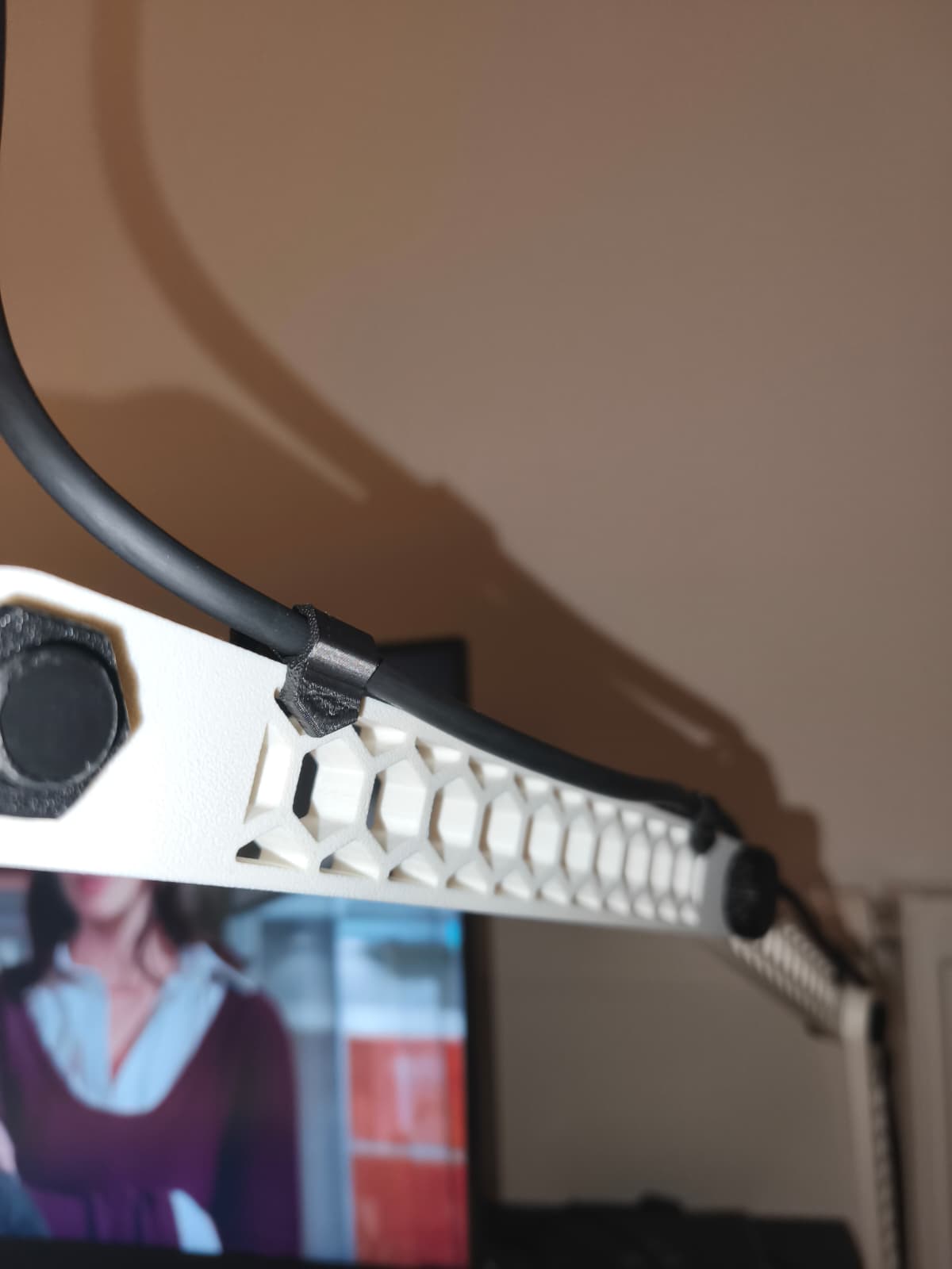 6mm Cable Management Clip for Adjustable Microphone Arm