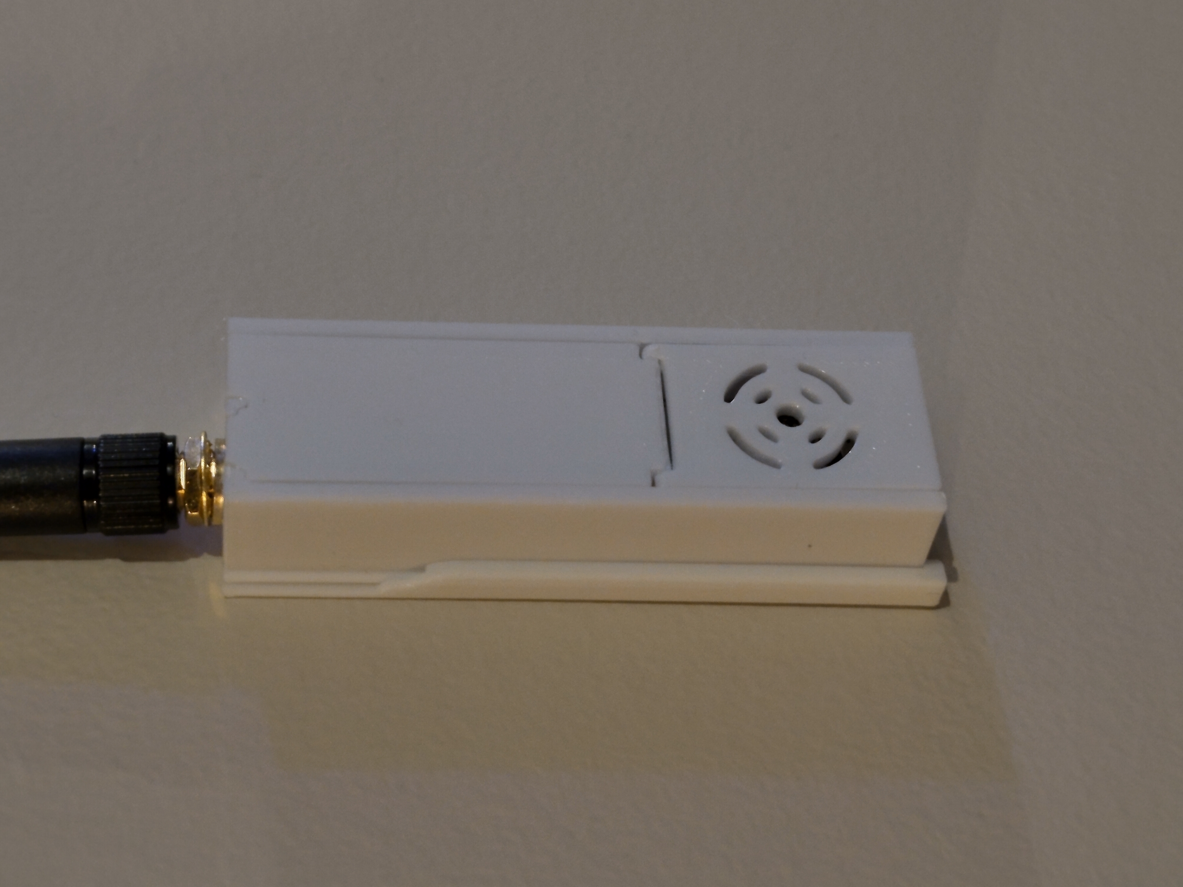 Case for ESP32-C3 Super Mini w/ antenna and wall mount