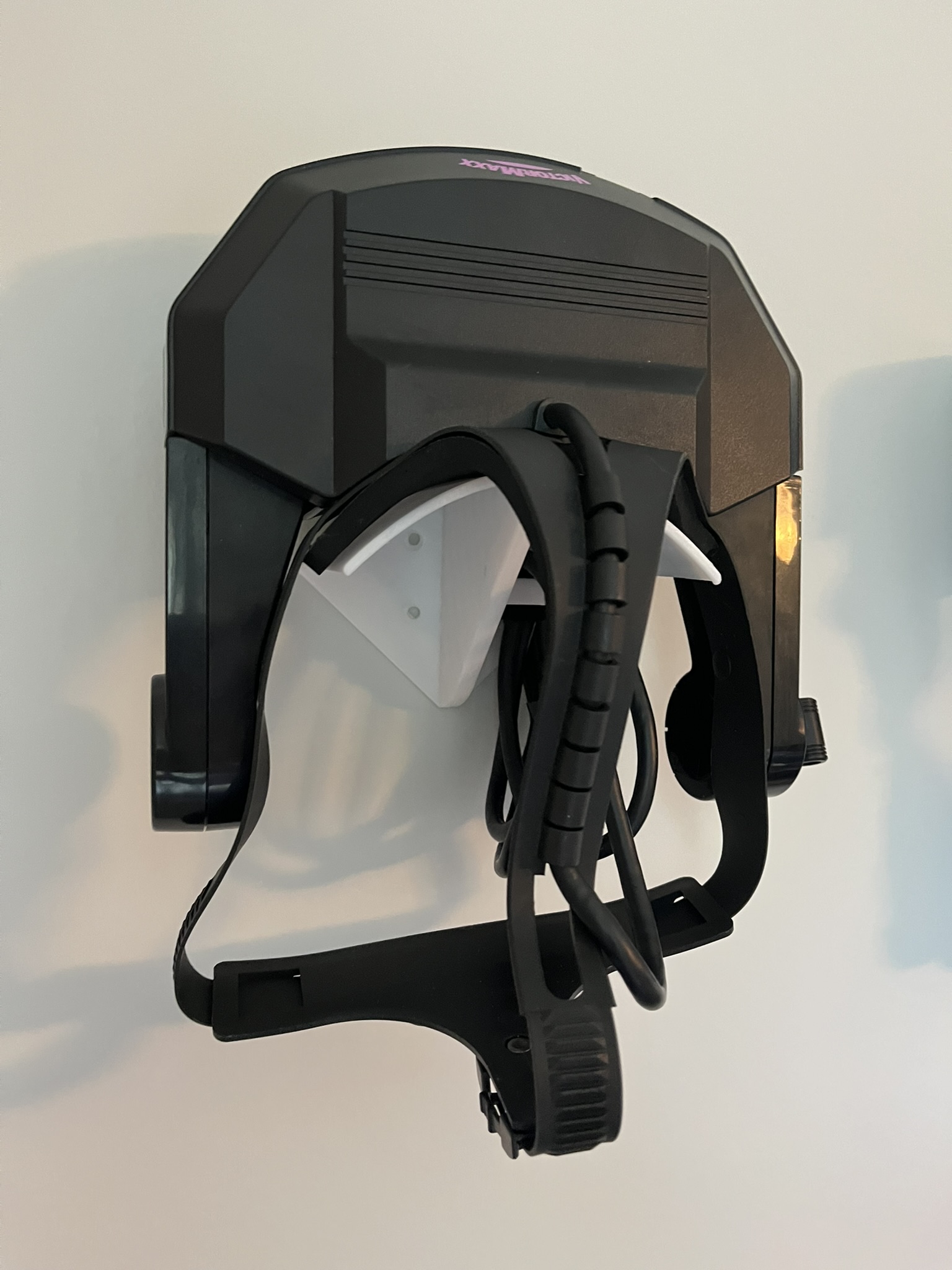 Miniatura 5 do modelo 3D Universal VR Headset Wall Mount