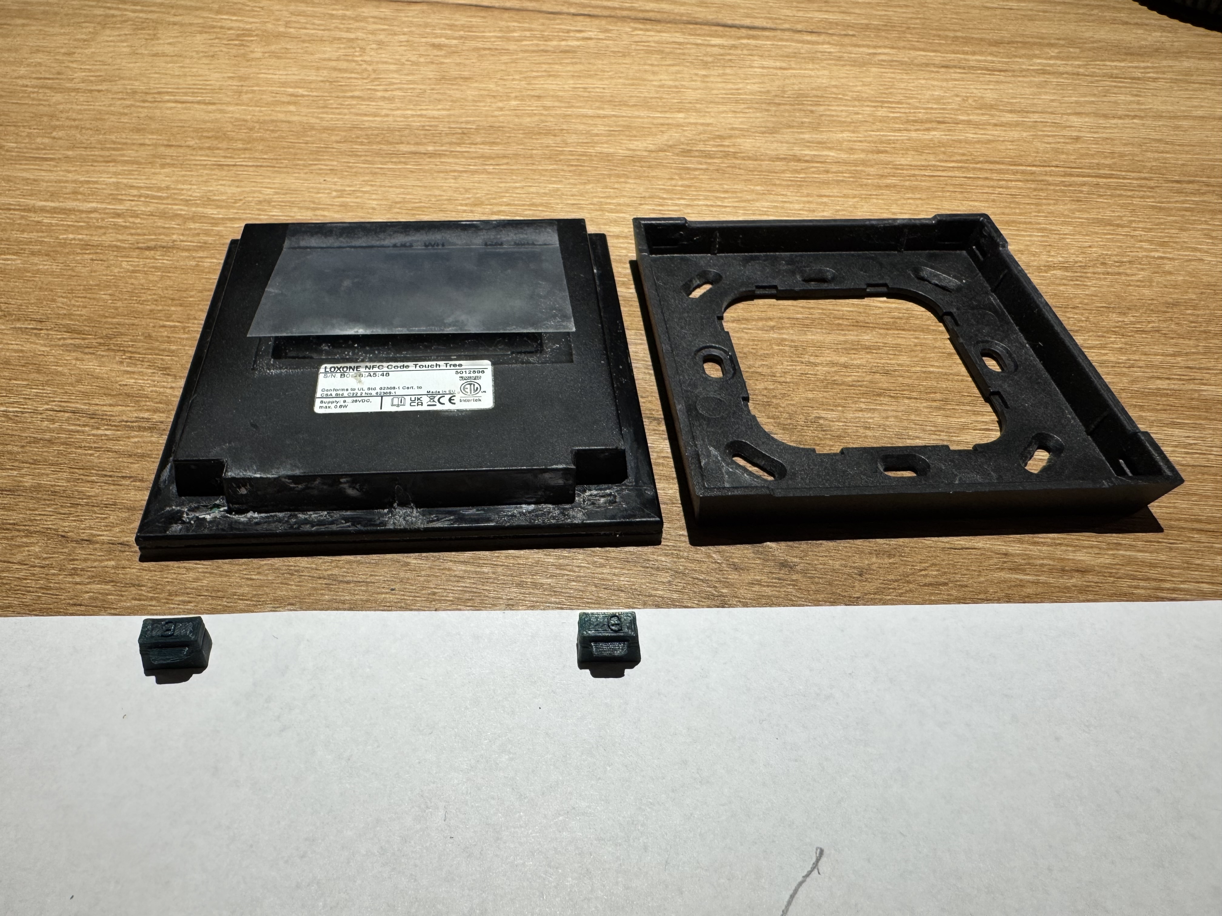 Replacement Clip / Snap for Loxone NFC Code Touch — thumbnail 3
