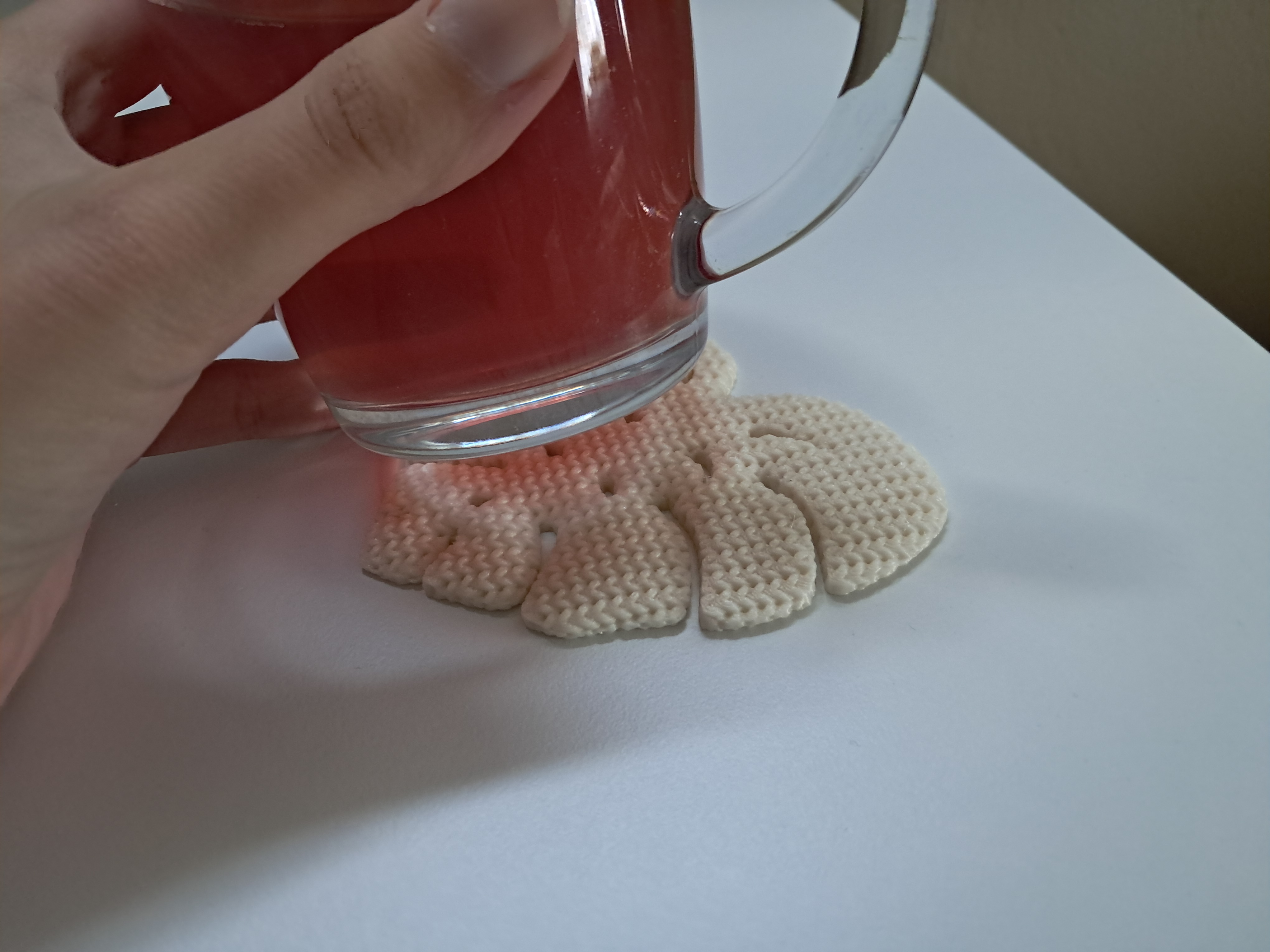 Miniatura 2 do modelo 3D Knitted Monstera leaf coaster