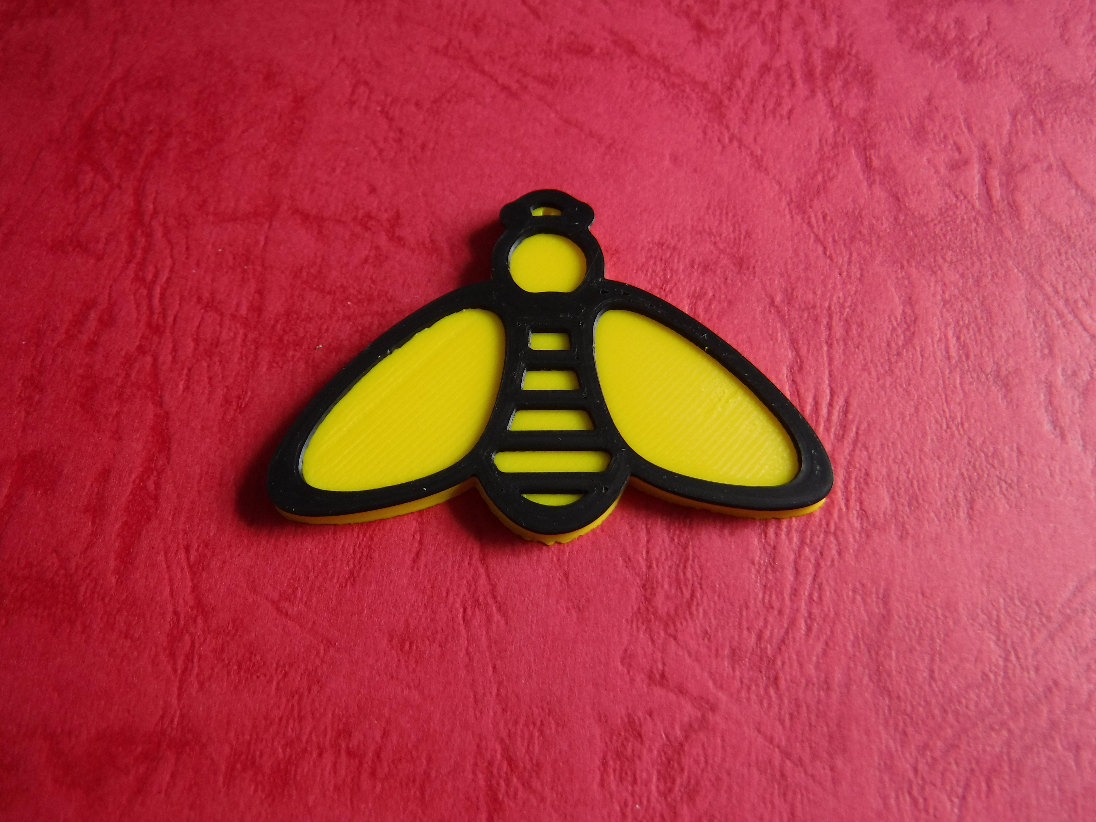 Miniatura 4 do modelo 3D Bee Keyring charm