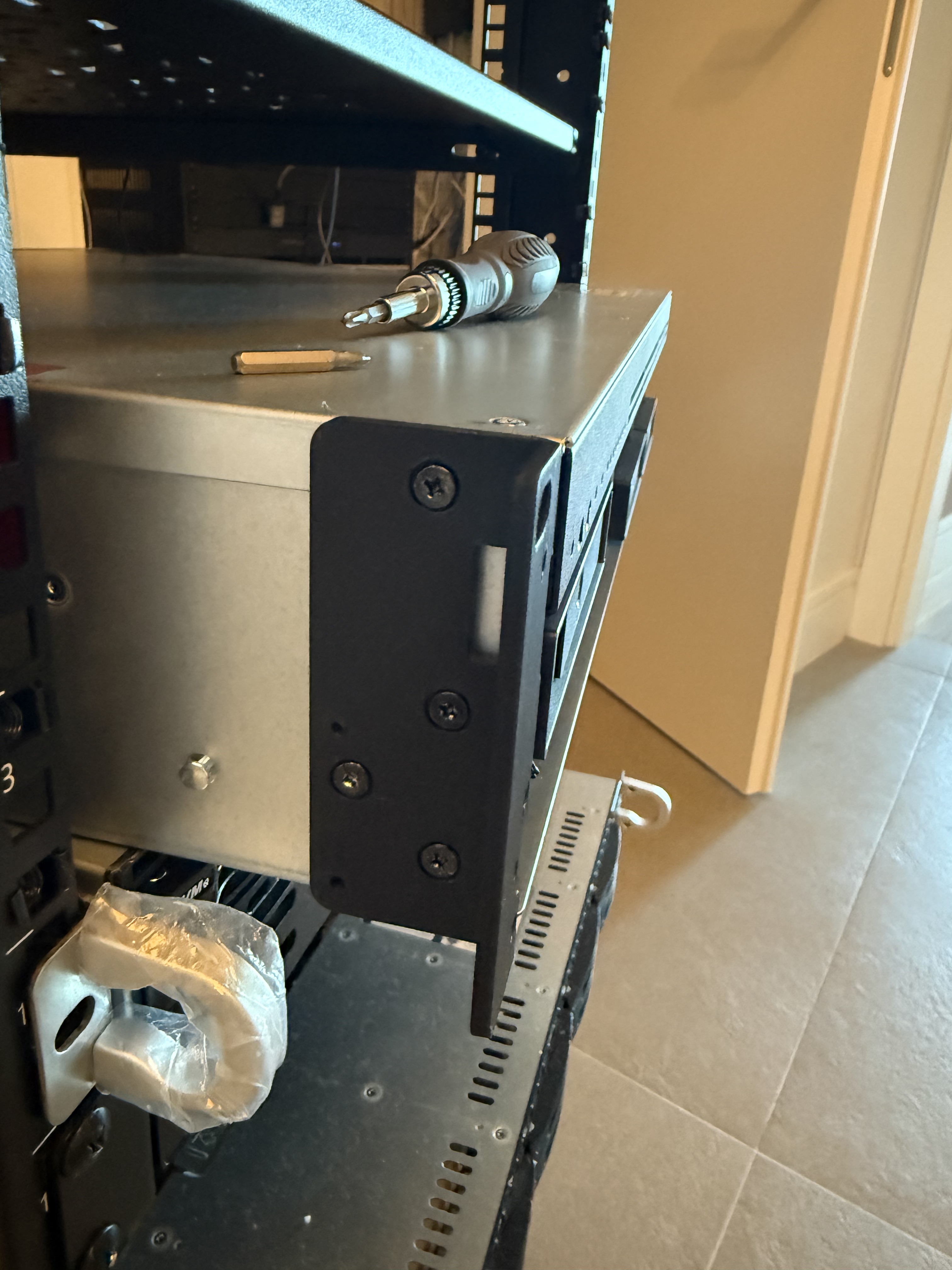Synology Rack Station 2U RS1221RP+ Rack Ear
