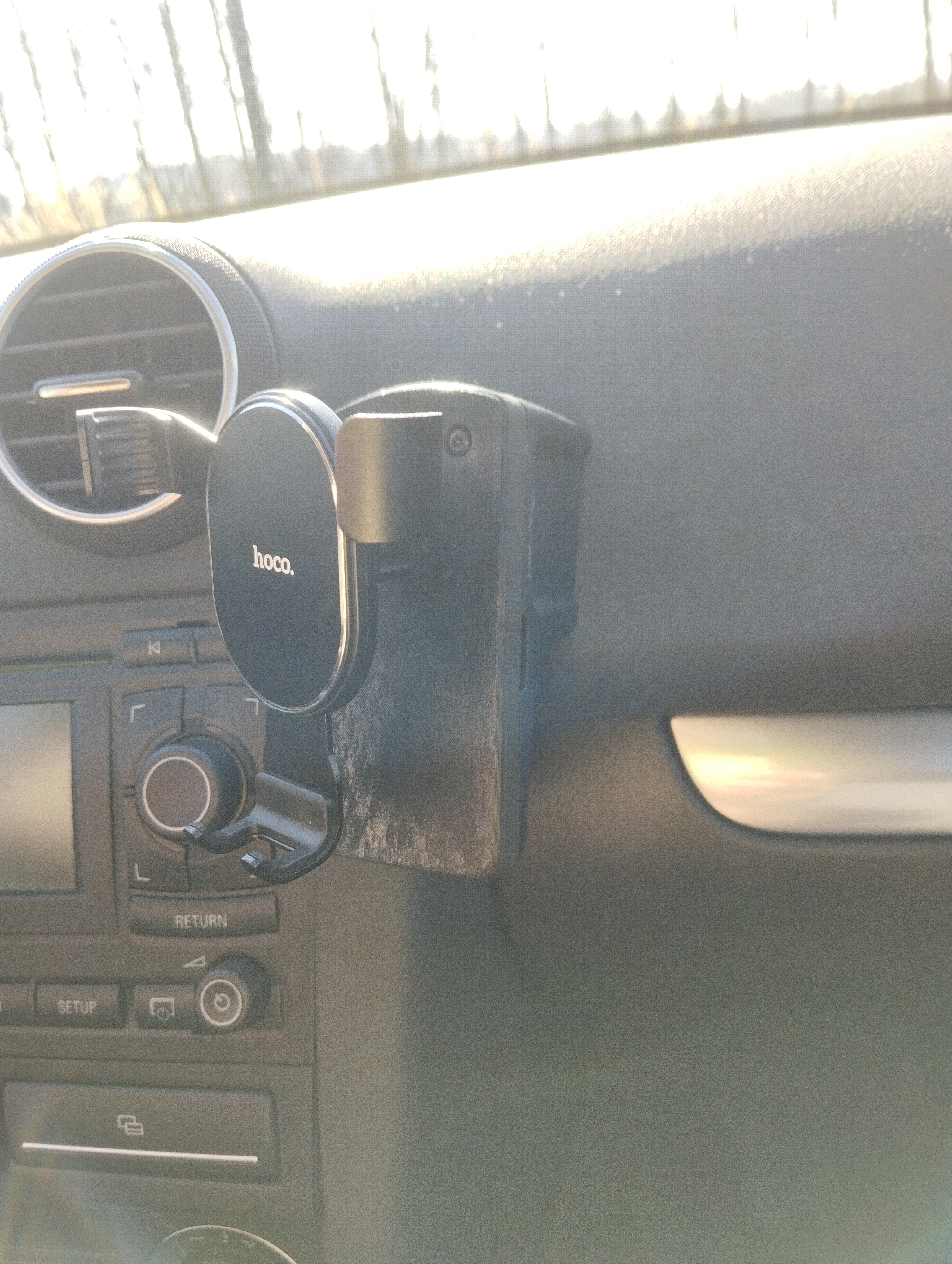 Audi A3 - Phone holder
