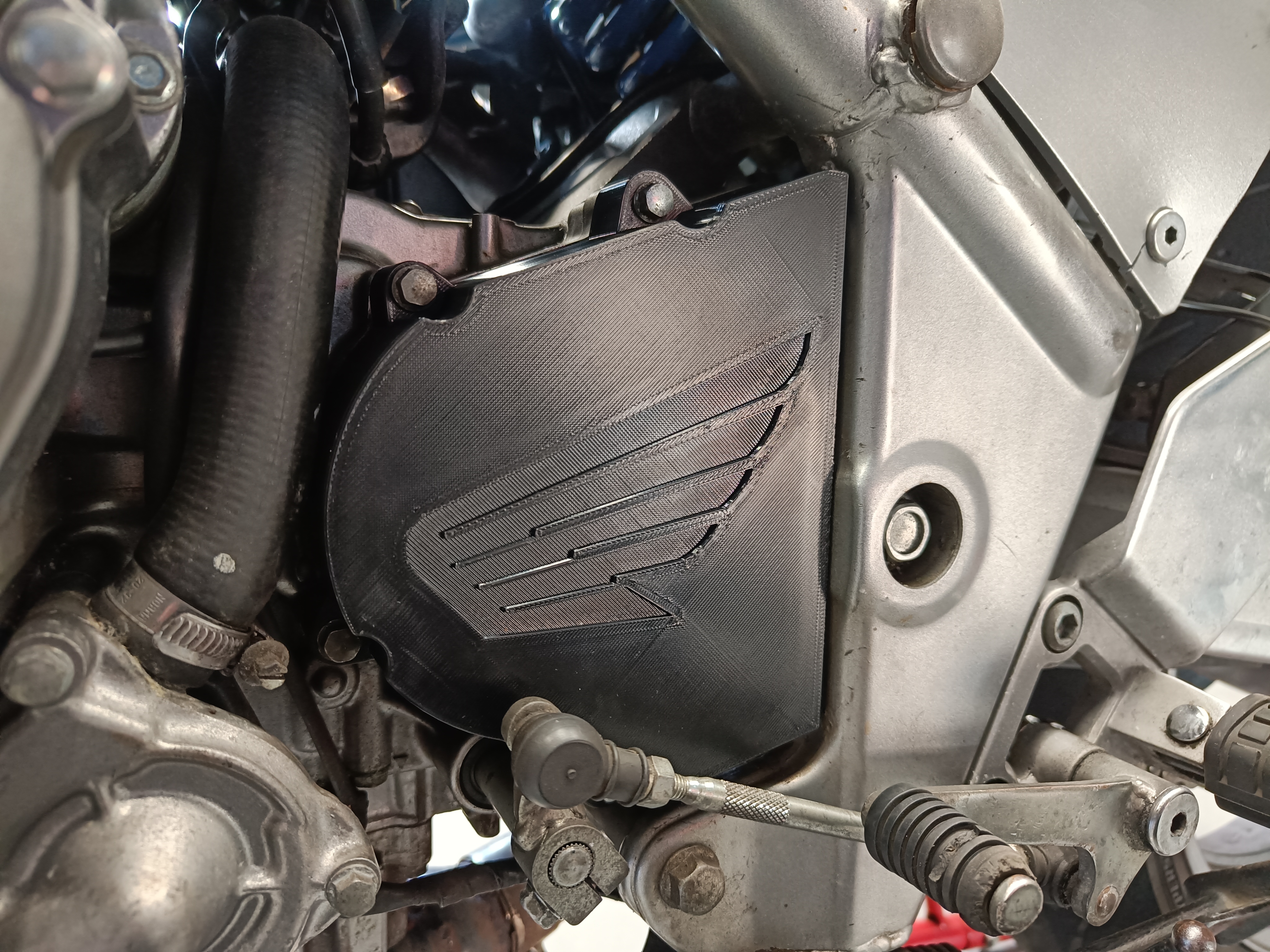 Honda CB-1 front sprocket cover