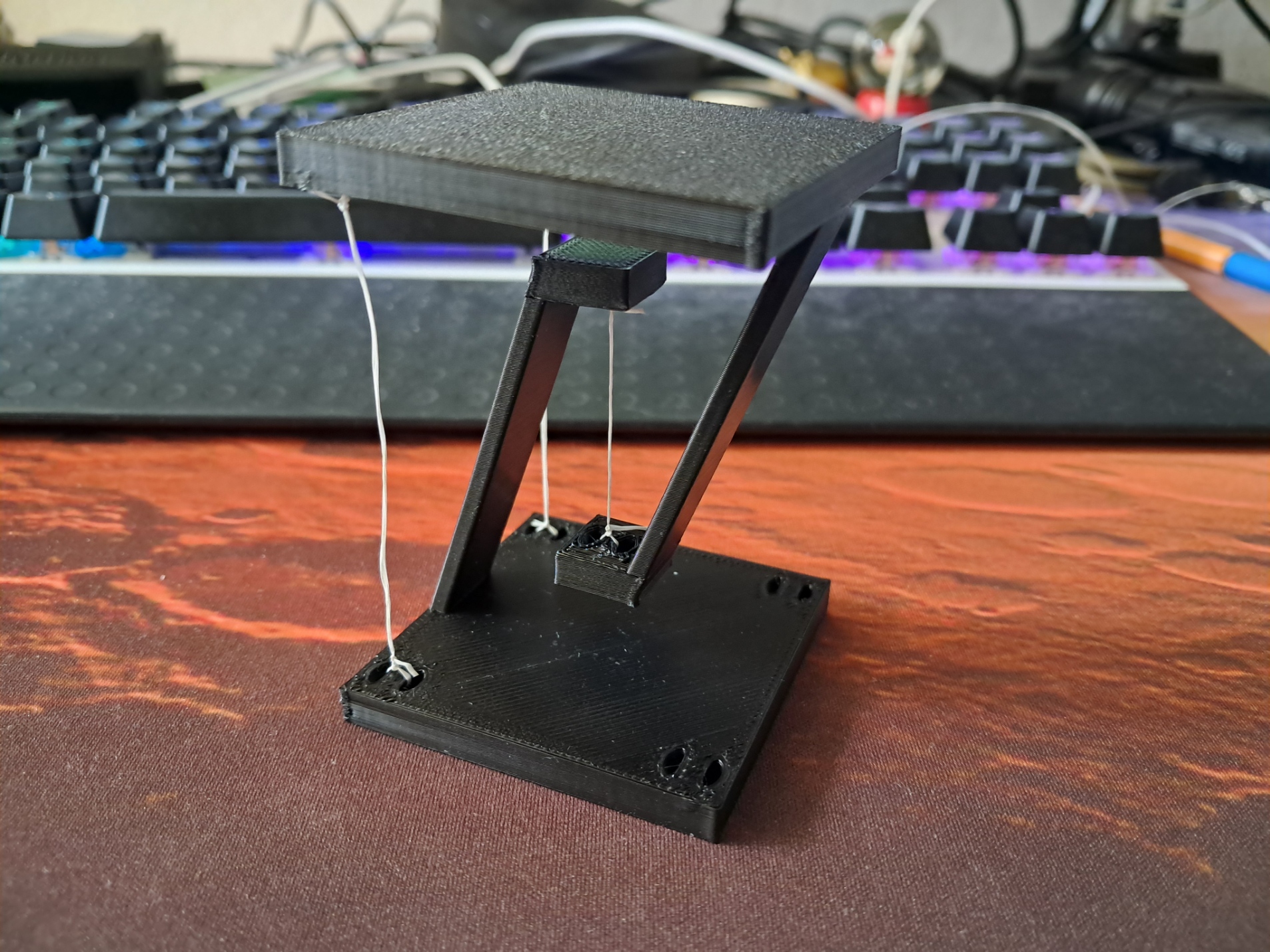 Miniatura 8 do modelo 3D No gravity floating table