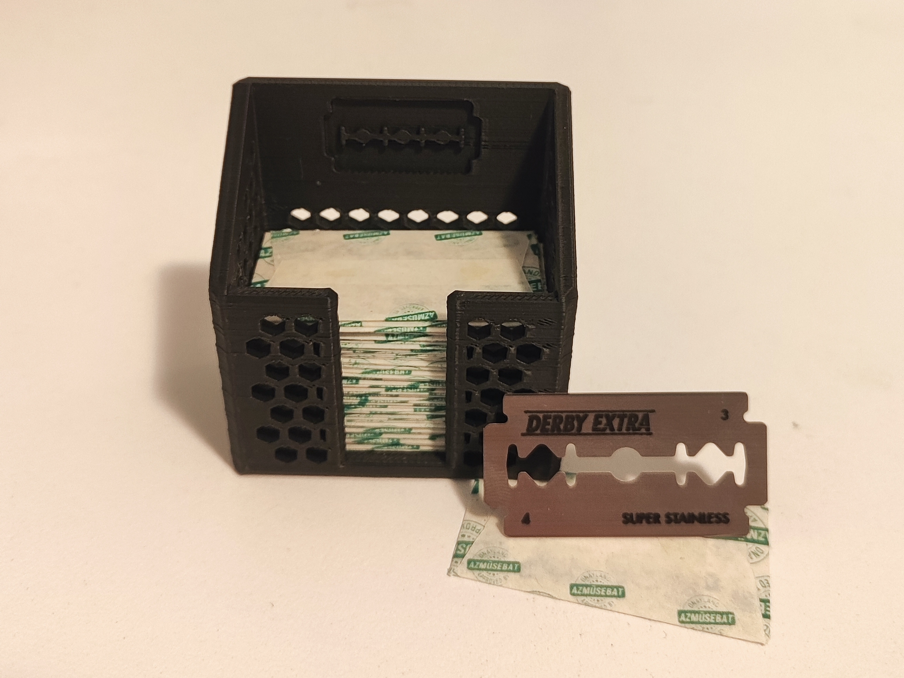 Hex Pattern Razor Blade Storage Box (50pcs)