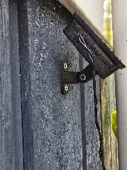 Solar lamp wall bracket