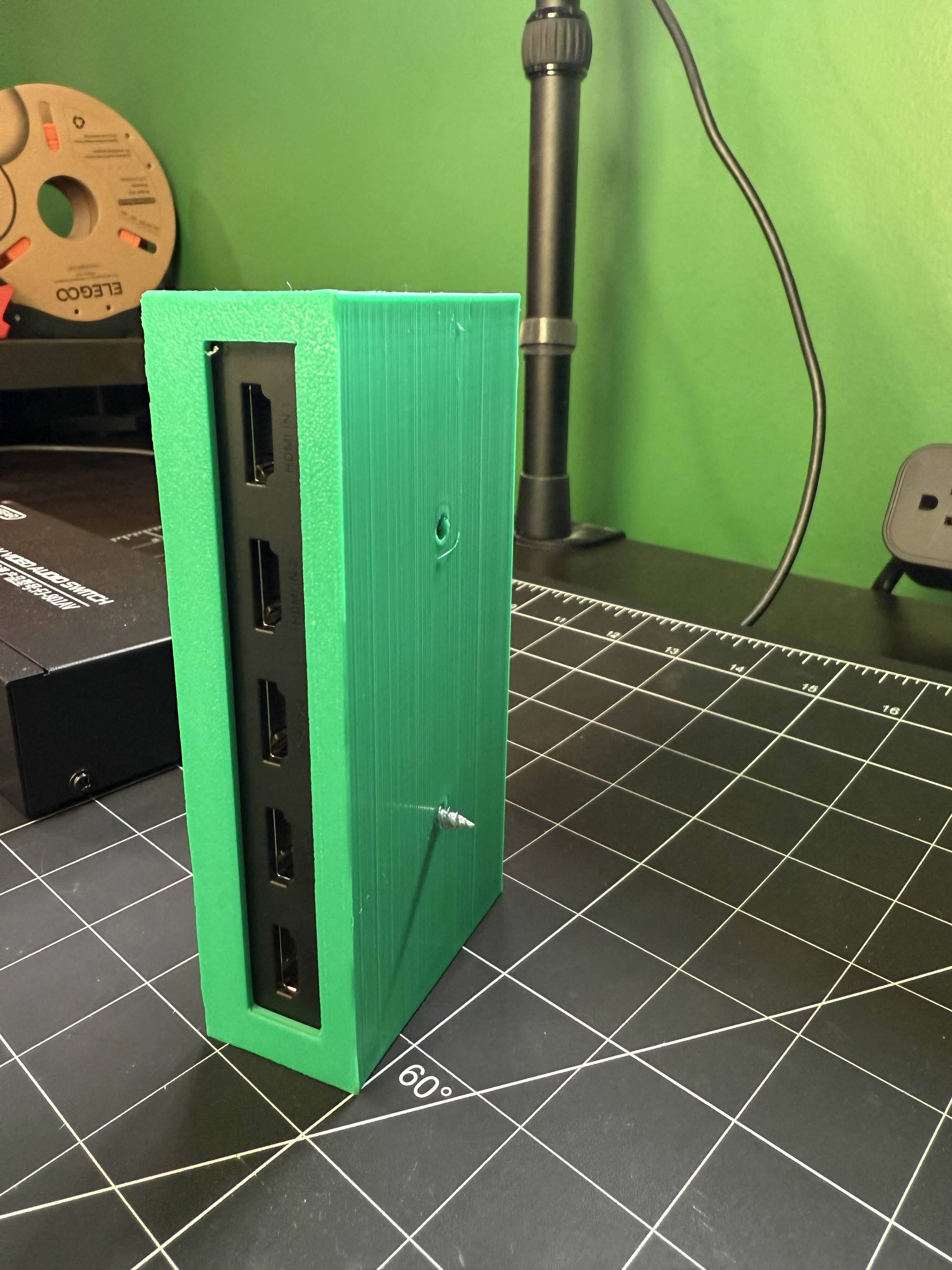 UGreen HDMI Switch mount — thumbnail 3