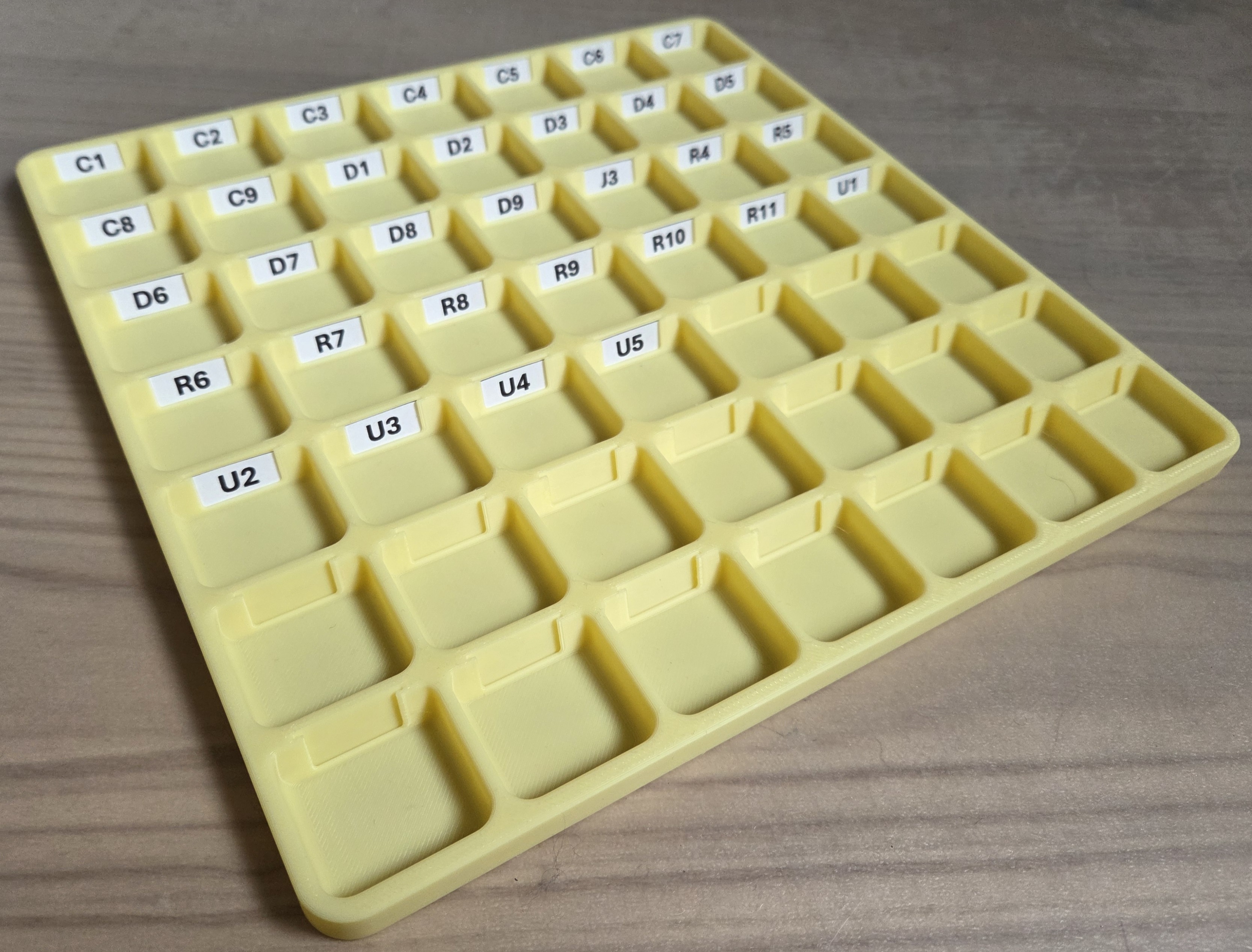 Small parts tray (7x7) with slots for interchangeable labels