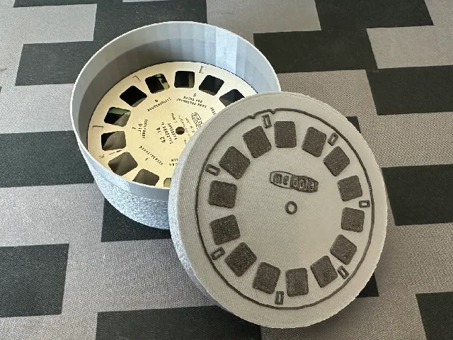 Canister for Viewmaster reels