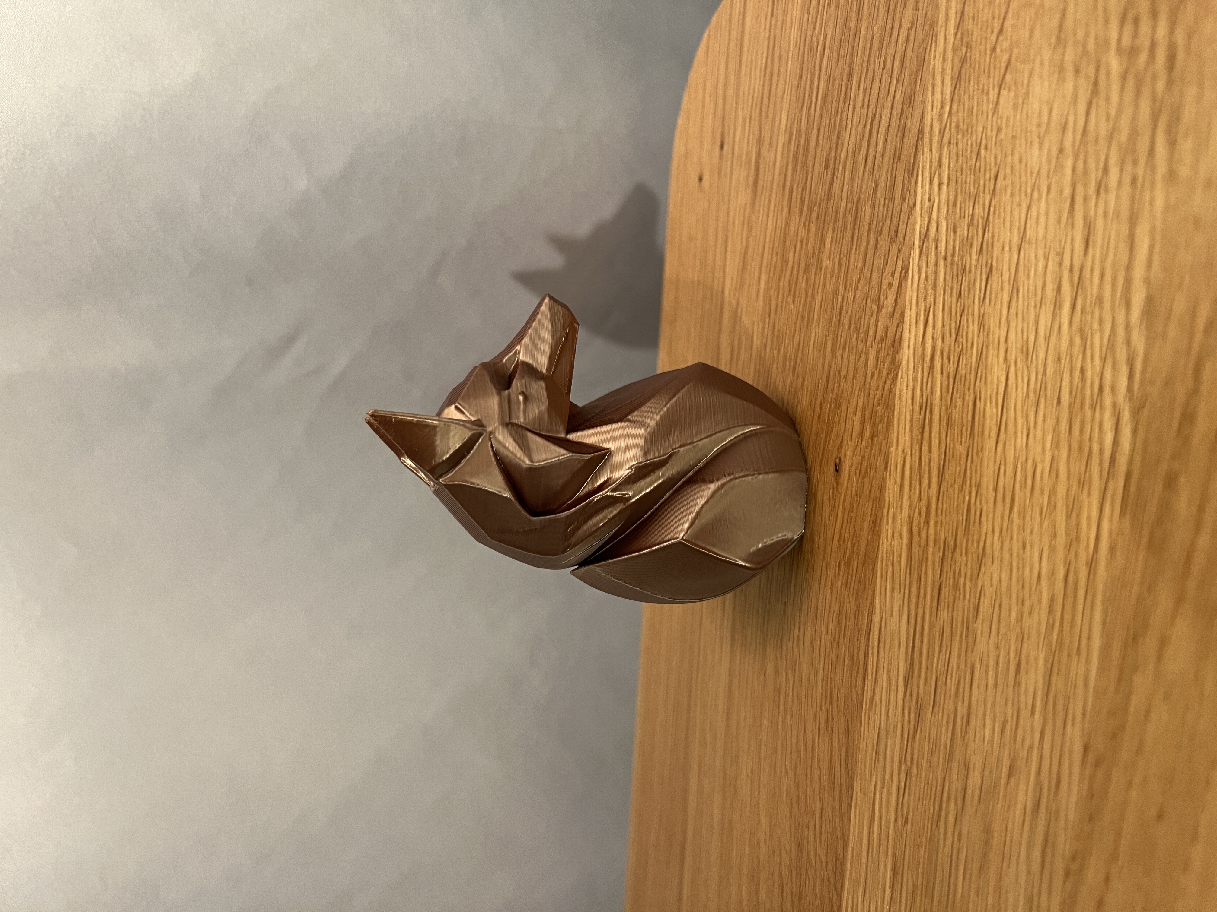 Miniatura 2 do modelo 3D Modern Wolf Statue