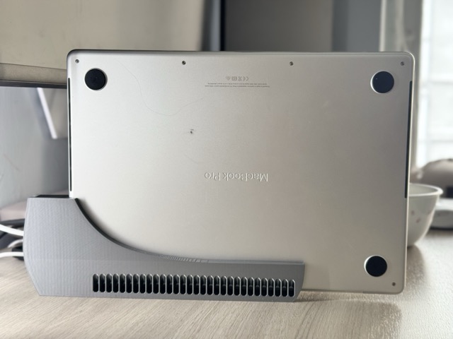 MacBook Pro 14in Standing Dock with Cooling Vents