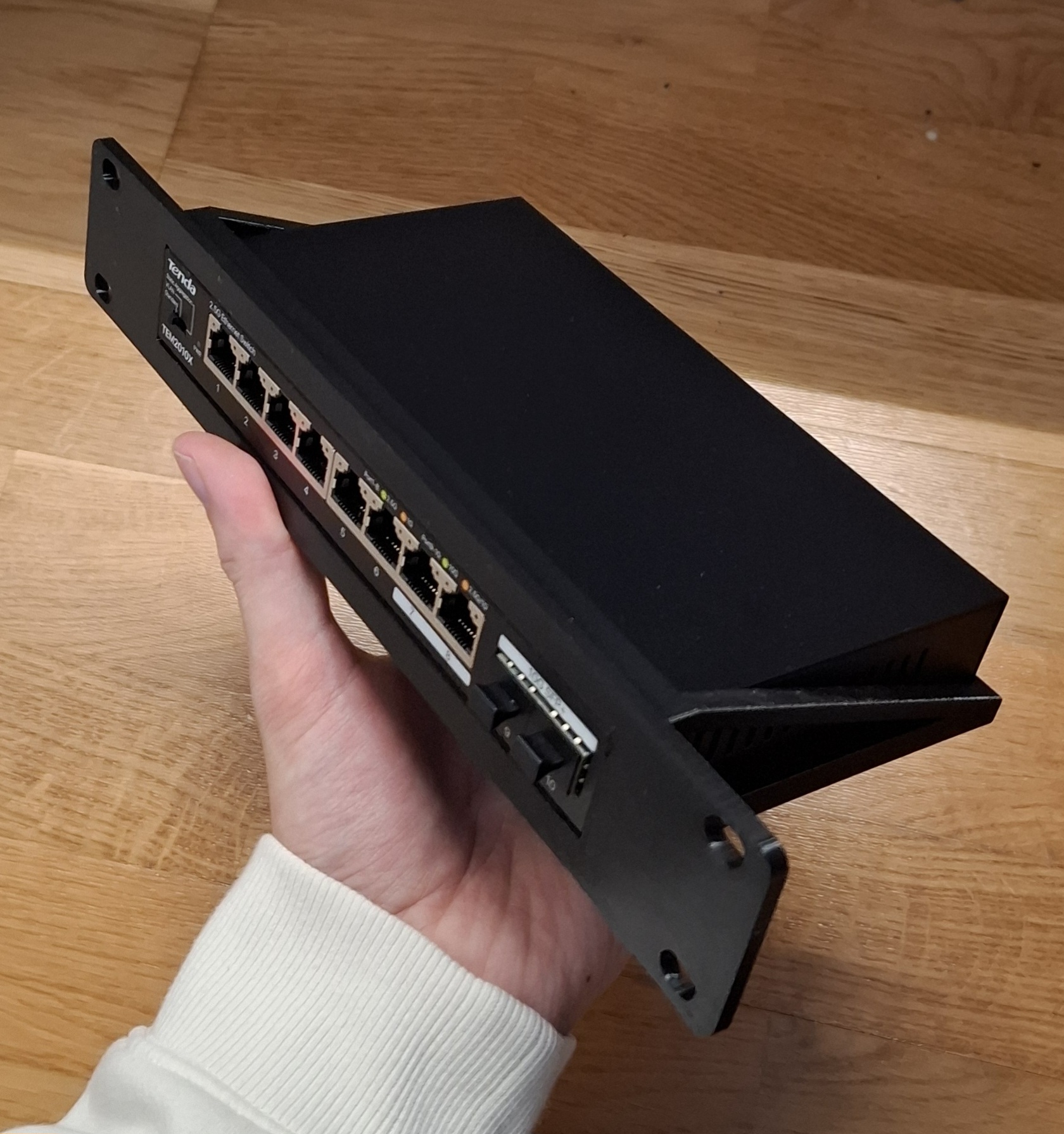 10-inch Rack Mount for Tenda 2.5 Gbit Switch (TEM2010X)