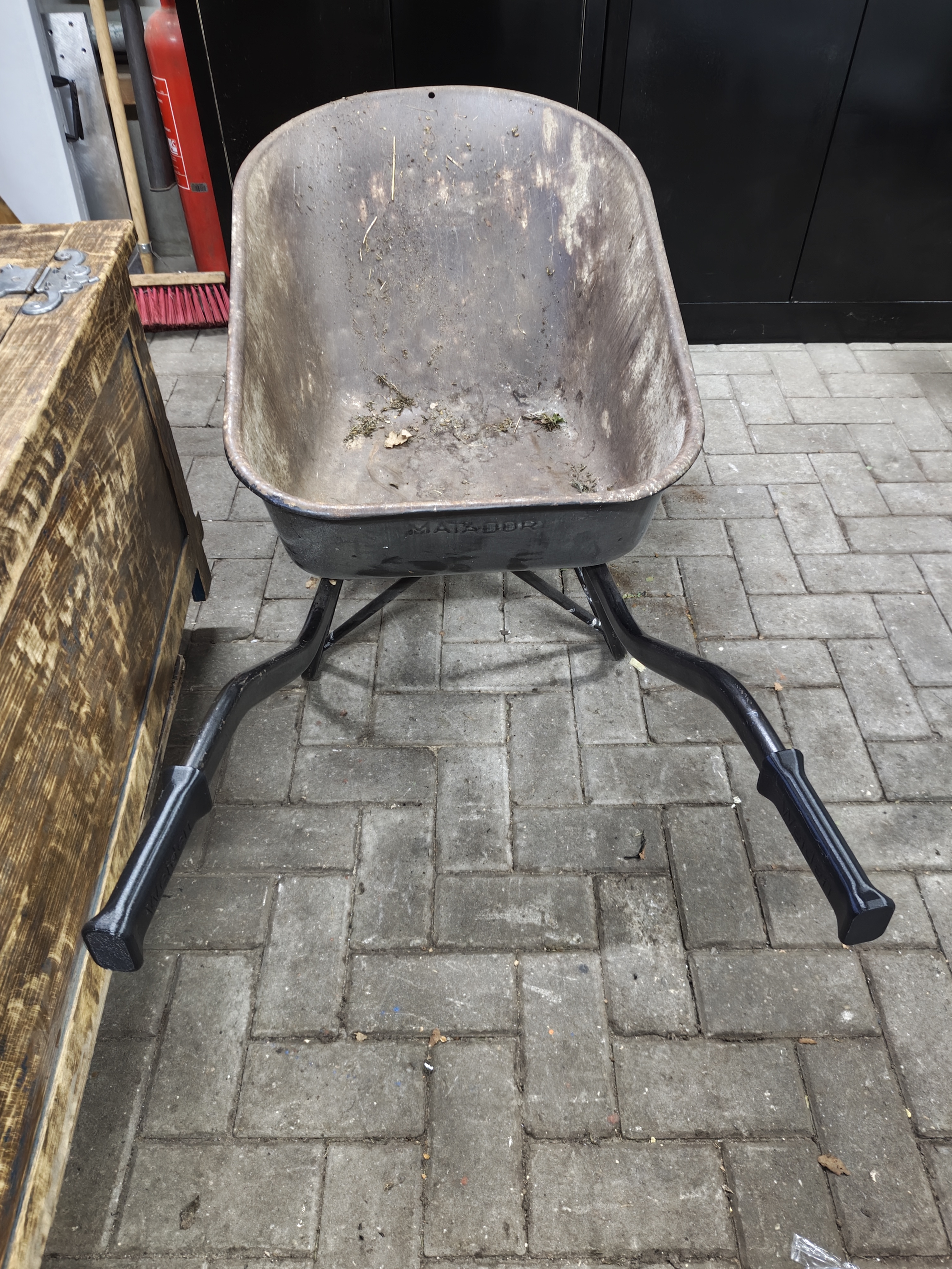 Matador wheelbarrow handle