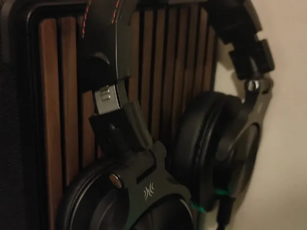 Lian Li A3 Headphone Bracket Front