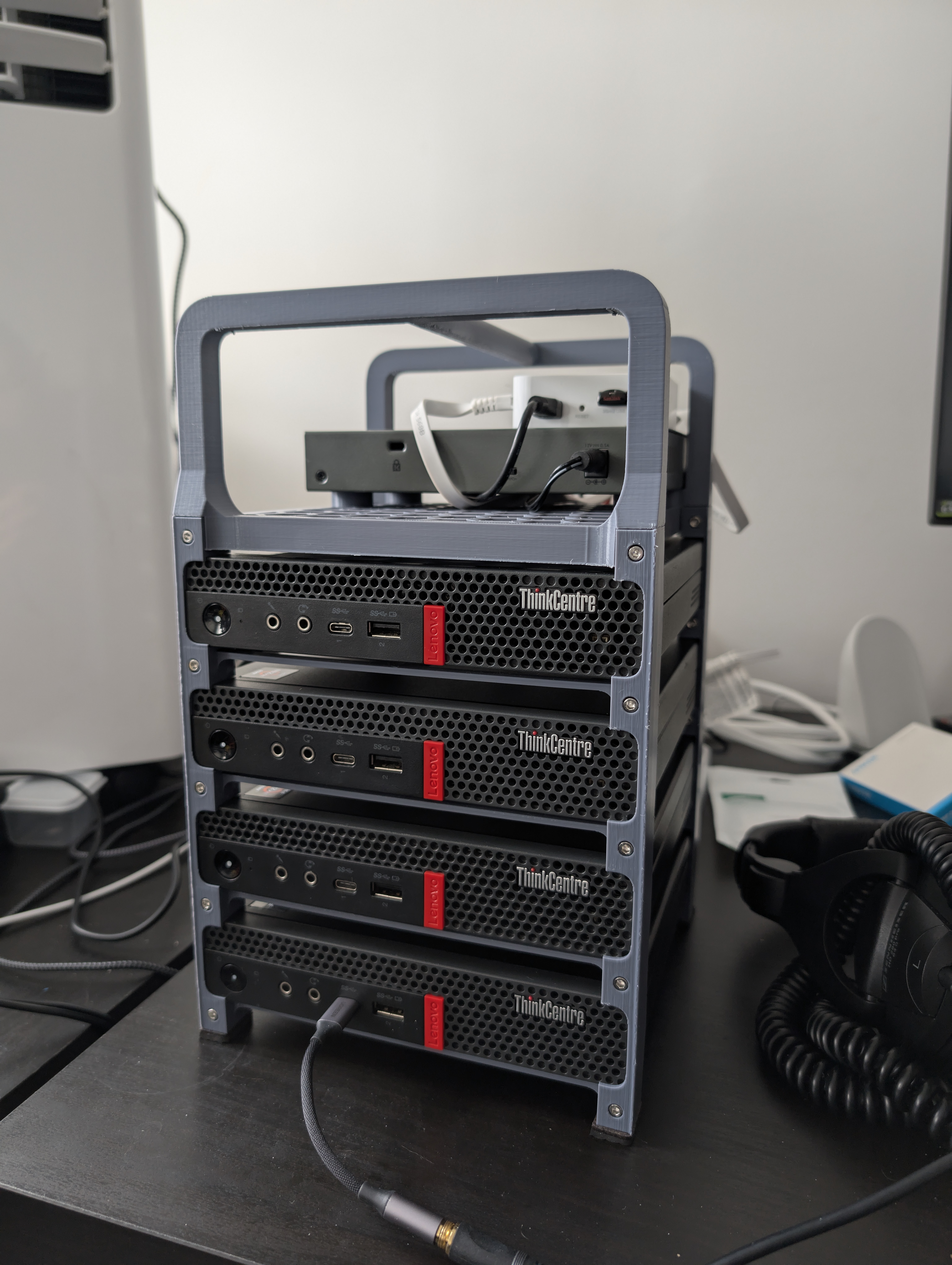 Lenovo ThinkCentre Mini PC Rack (Quad)