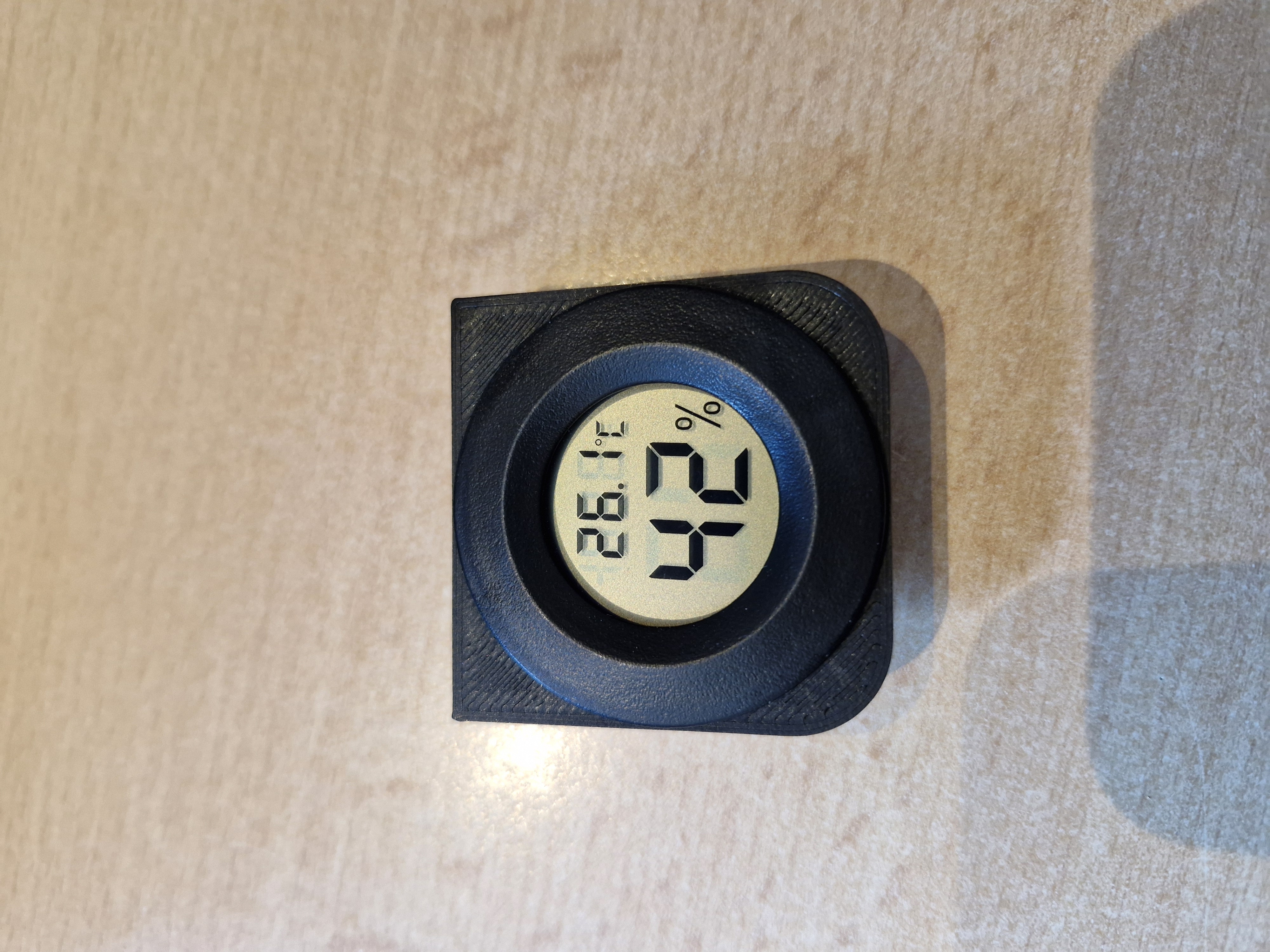 Aligned Round Hygrometer Holder