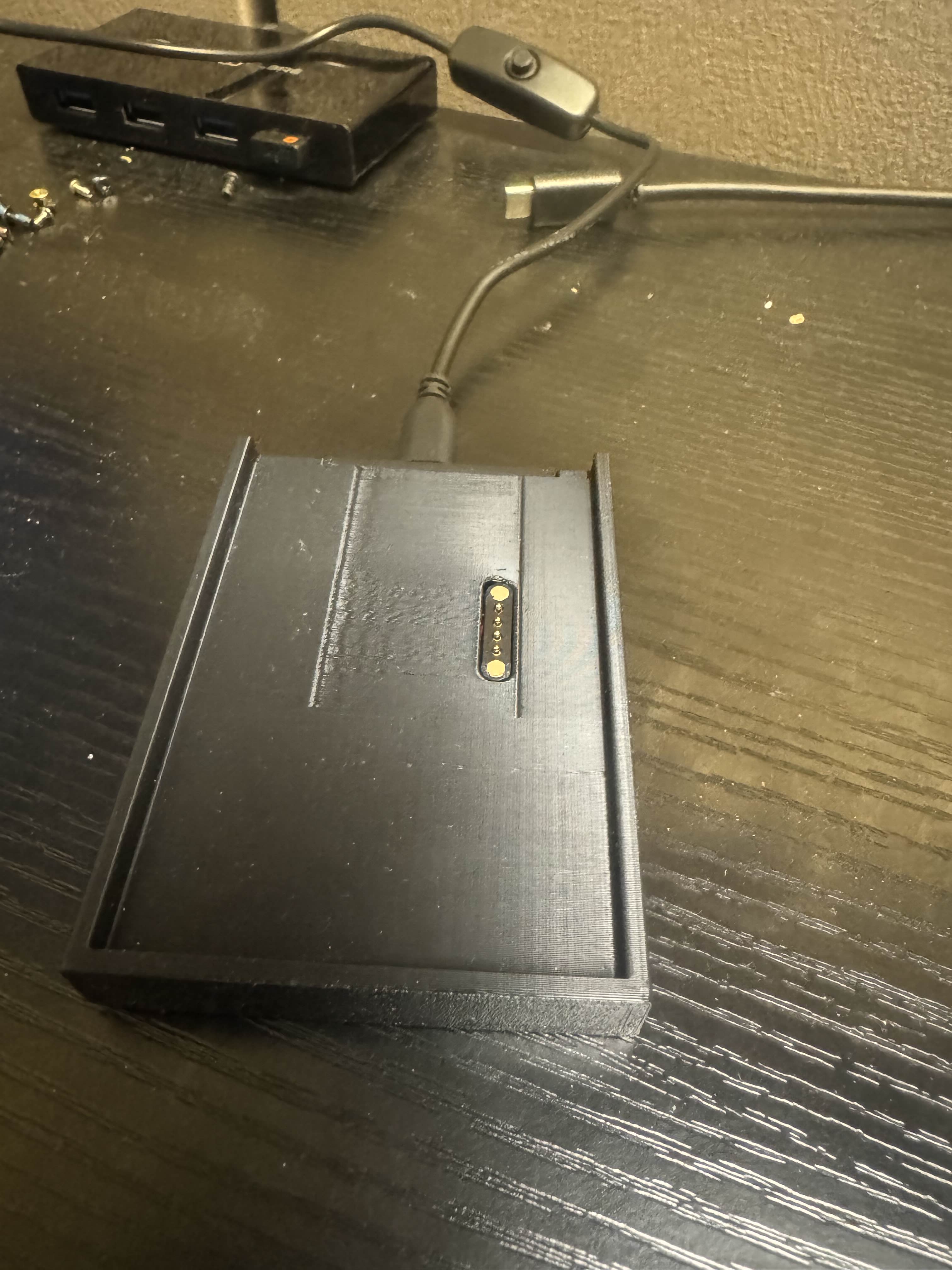 Seeed Studio SenseCAP T1000 Charging Stand USB C PD Power
