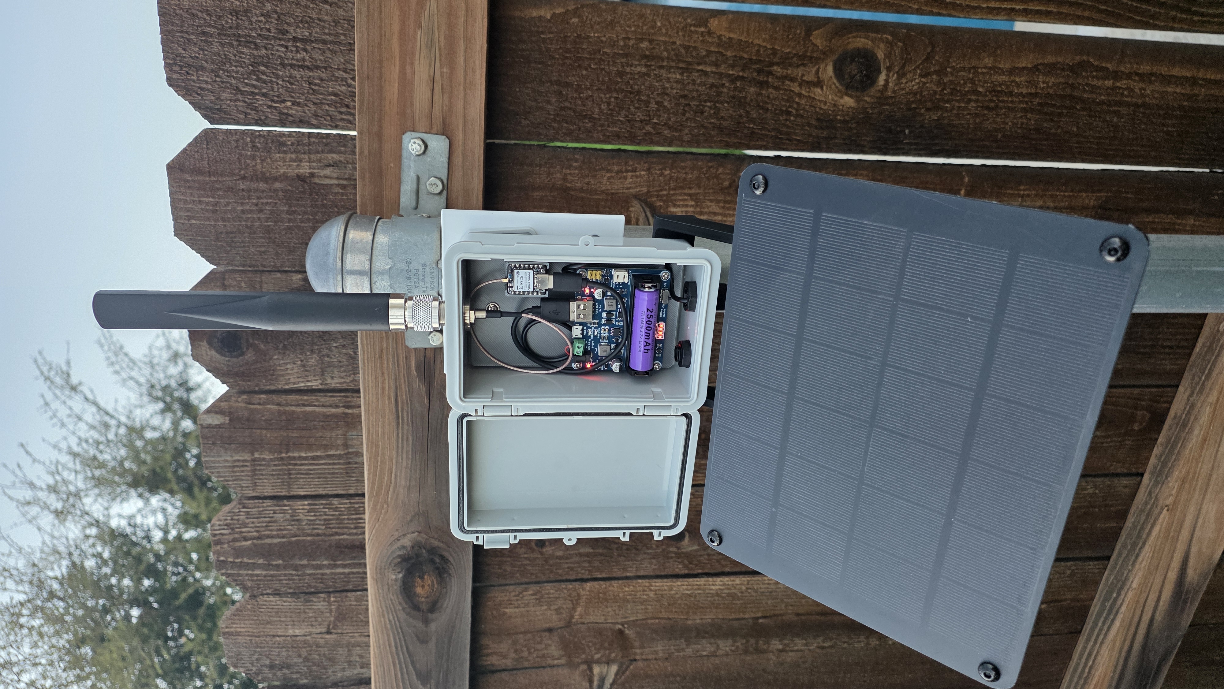 Mesh Solar Junction Box Insert WaveShare - Seeed