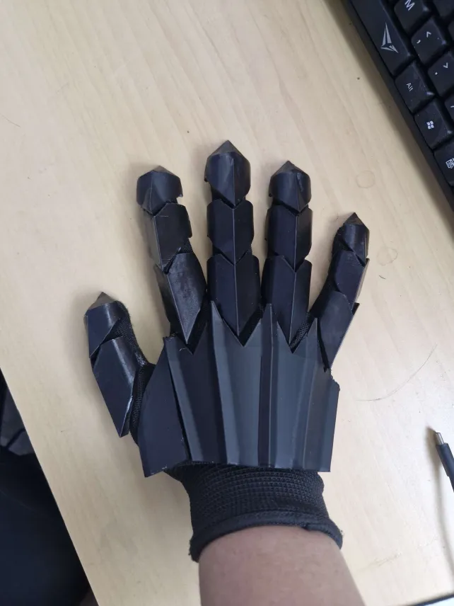 Simple medieval gauntlet