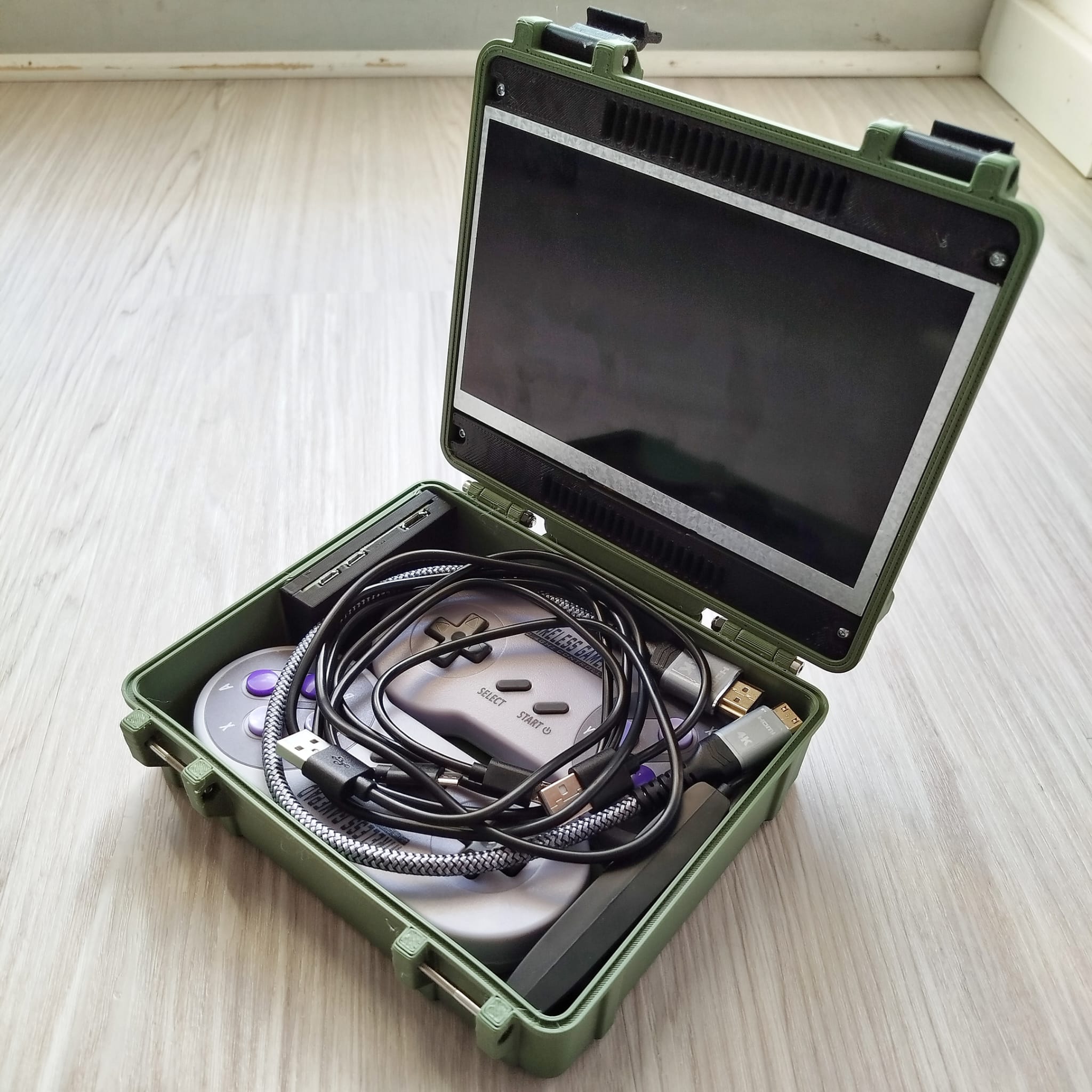 Rugged Retro Gaming Station for RaspberryPi