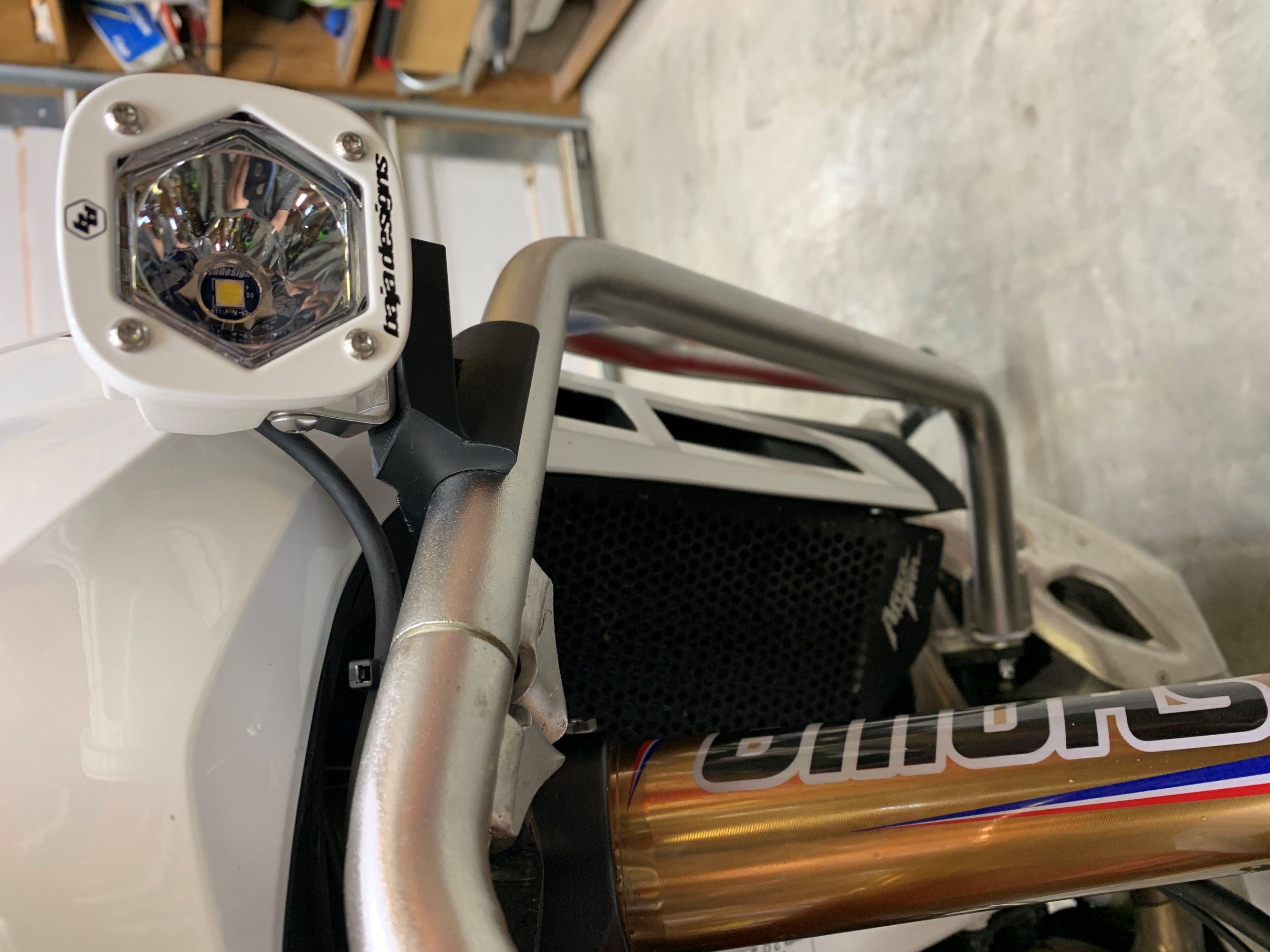 2024+ HOND A Africa Twin ES front AUX light mount for OEM crashbar.