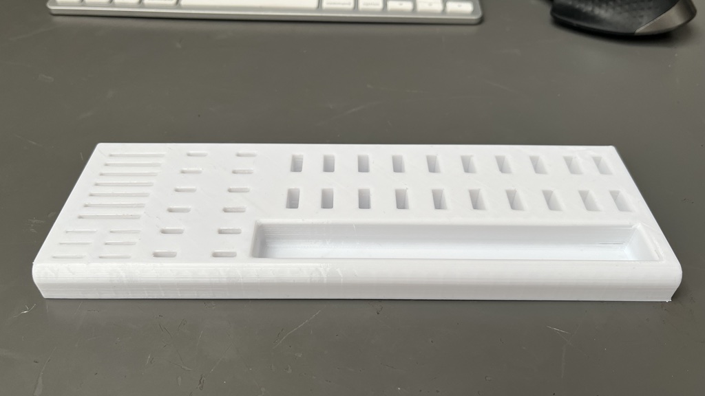 USB-A. USB-C, micro SD, SD card holder XXL/stojanek na USB-A, USB-C a SD karty XXL