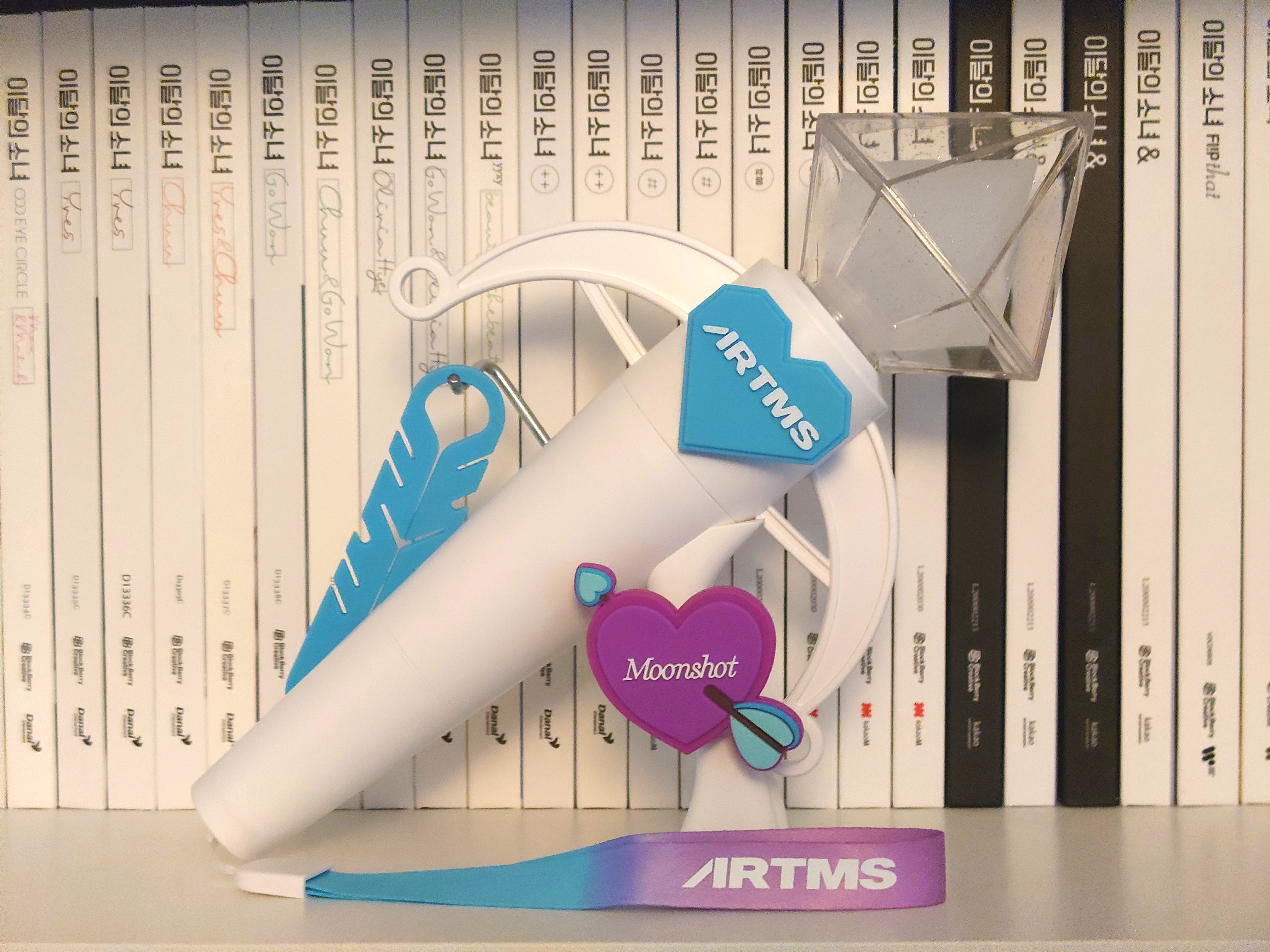 ARTMS lightstick stand