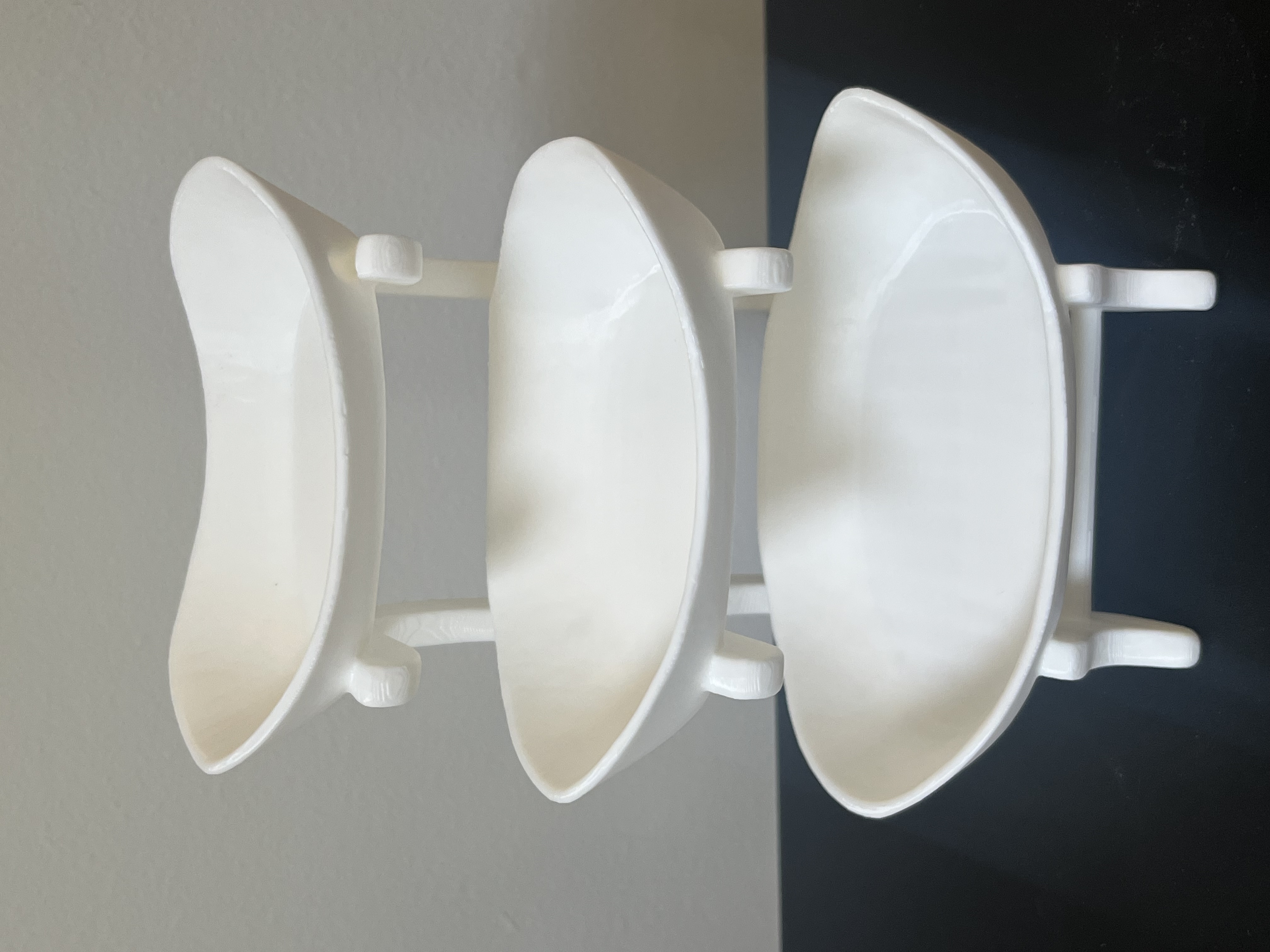 Oval Storage Stand for Desk & Jewelry