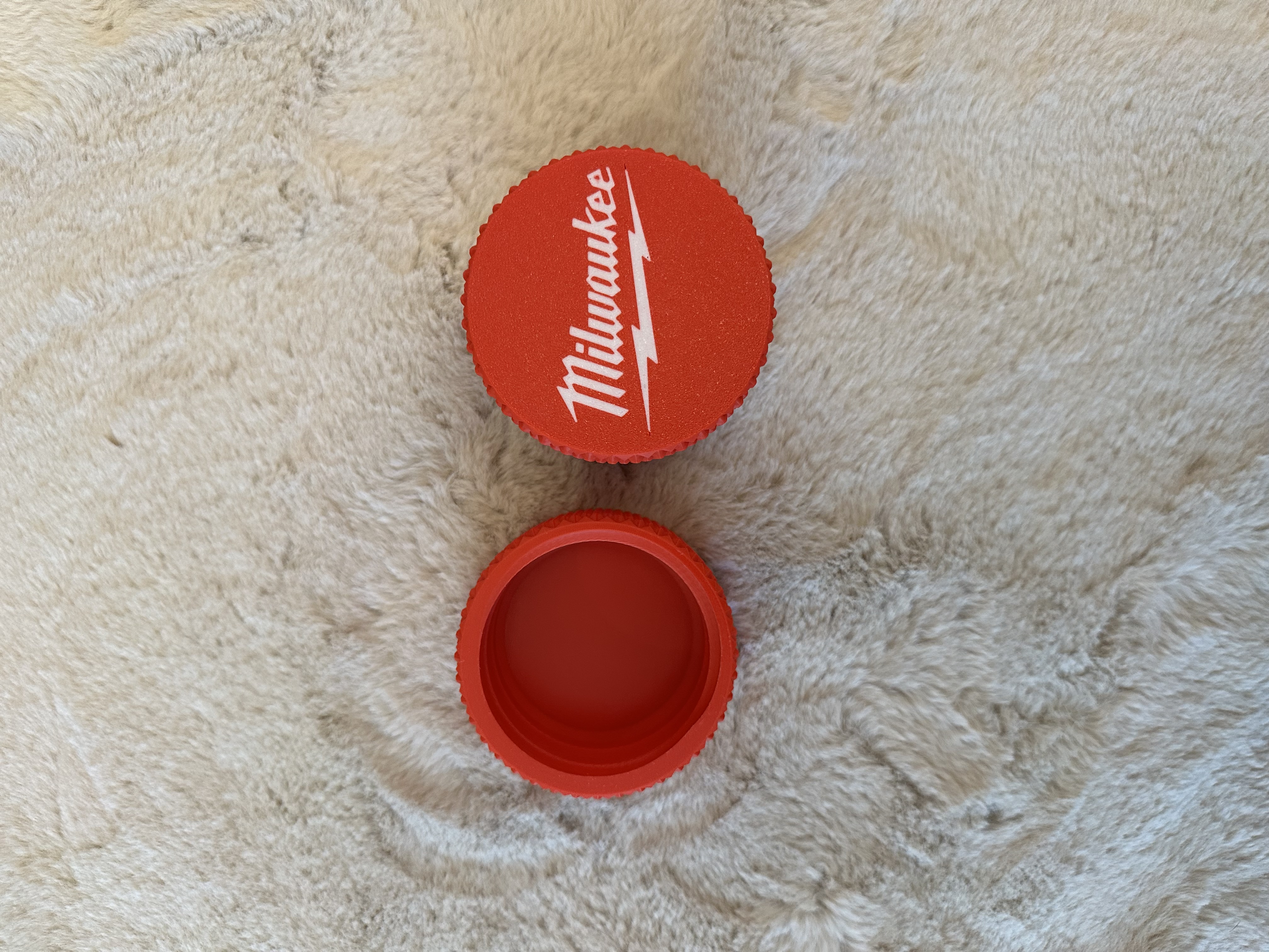 Miniatura 11 do modelo 3D Milwaukee Threaded Container