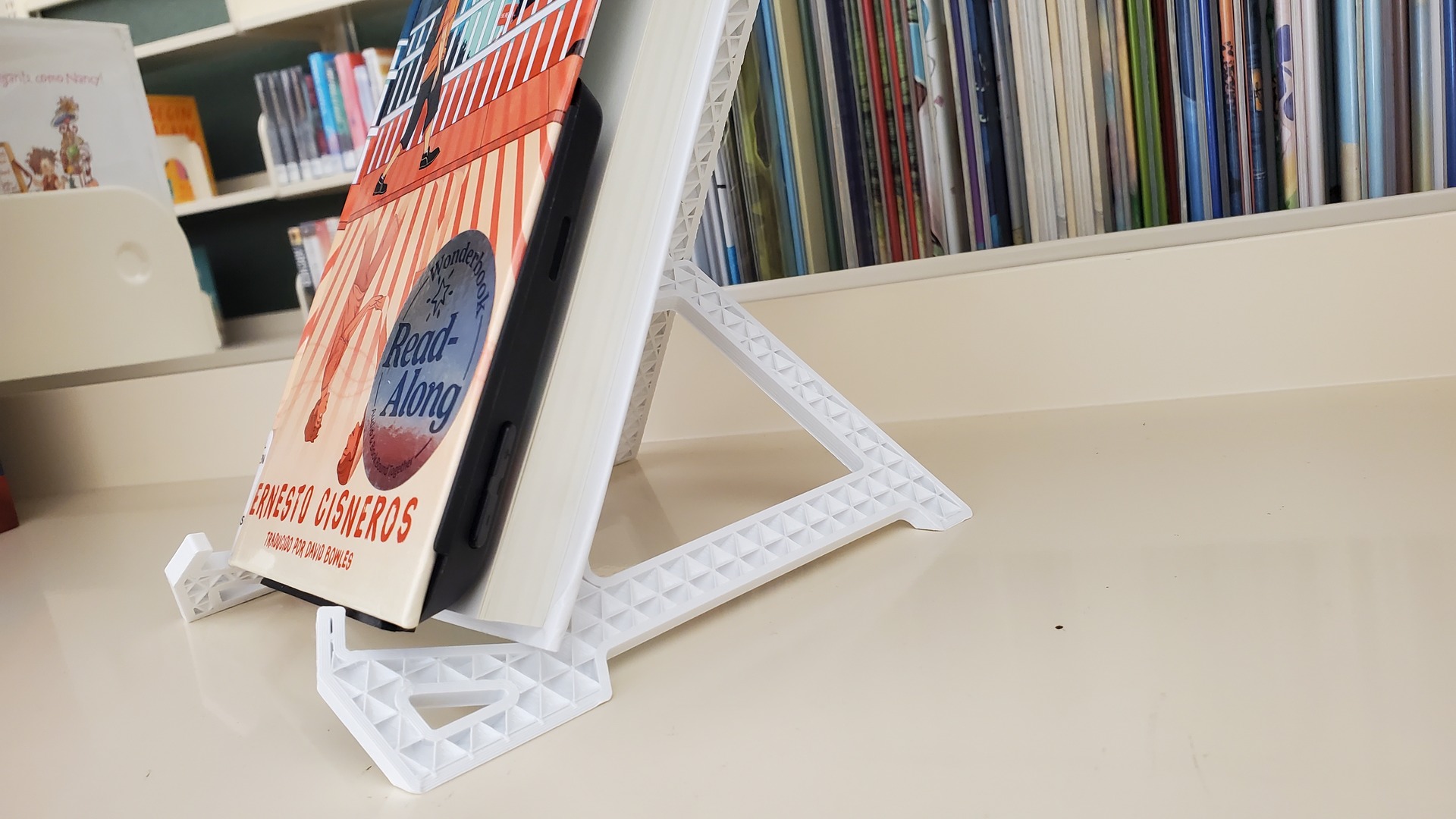 Miniatura 3 do modelo 3D Simple Book Stand