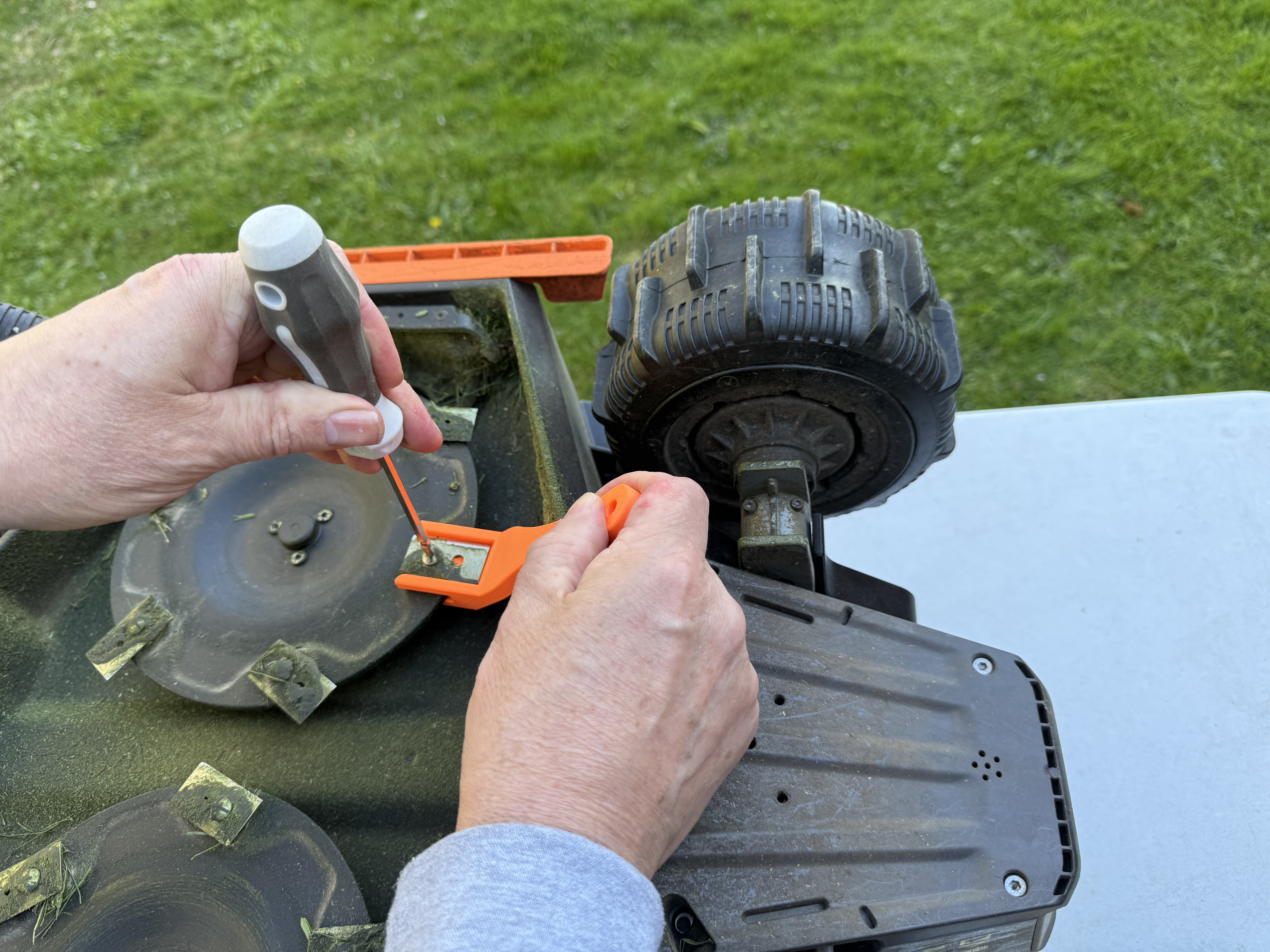 Mammotion robotic mowers blade changing tool