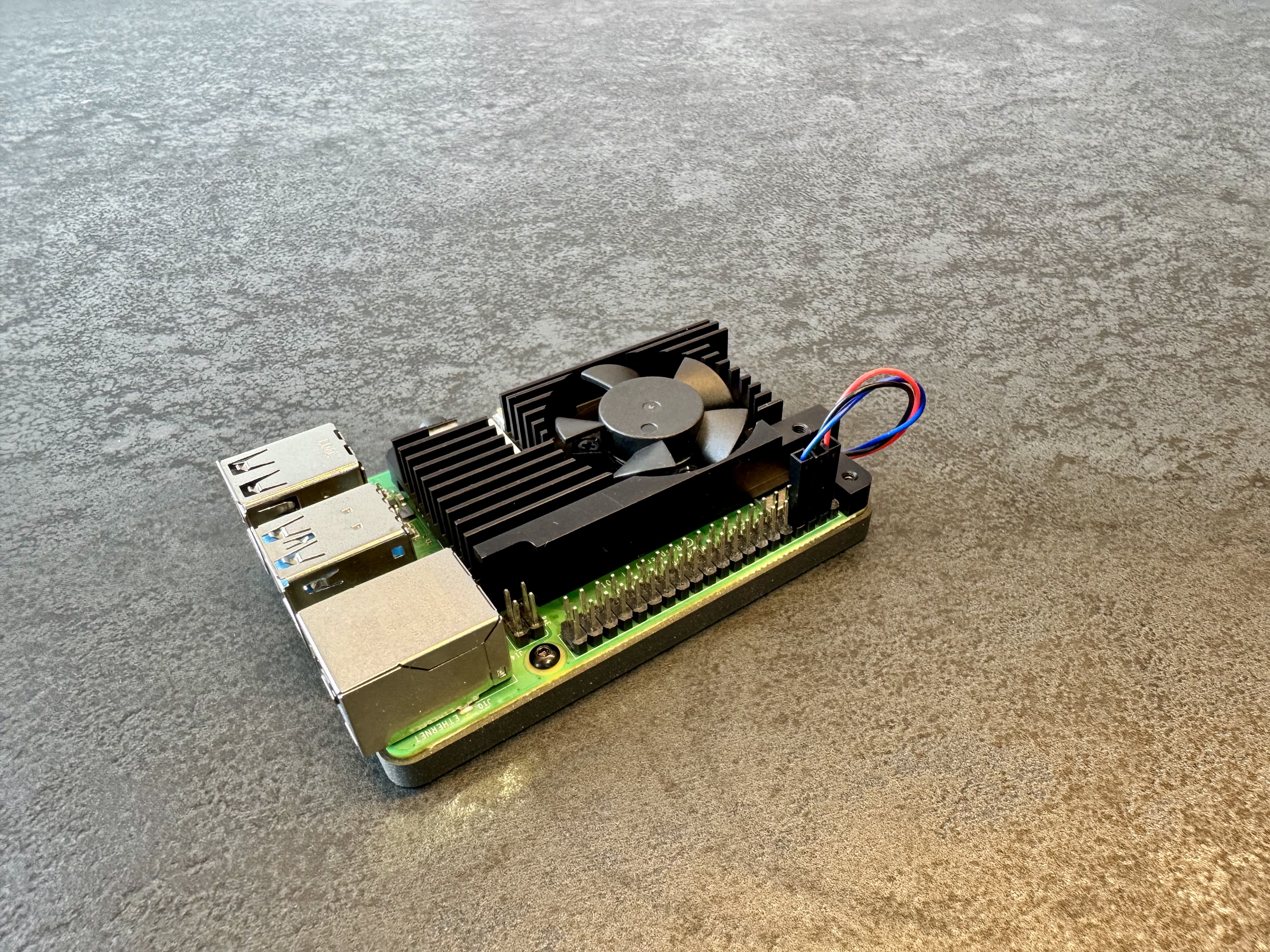 Miniatura 2 do modelo 3D Minimal Raspberry Pi 4 Bumper Case