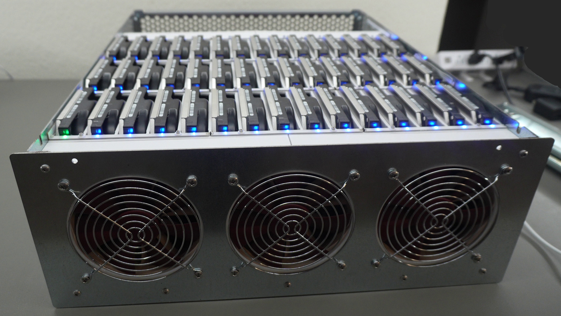 45 disk JBOD (sheet metal + 3d printed)