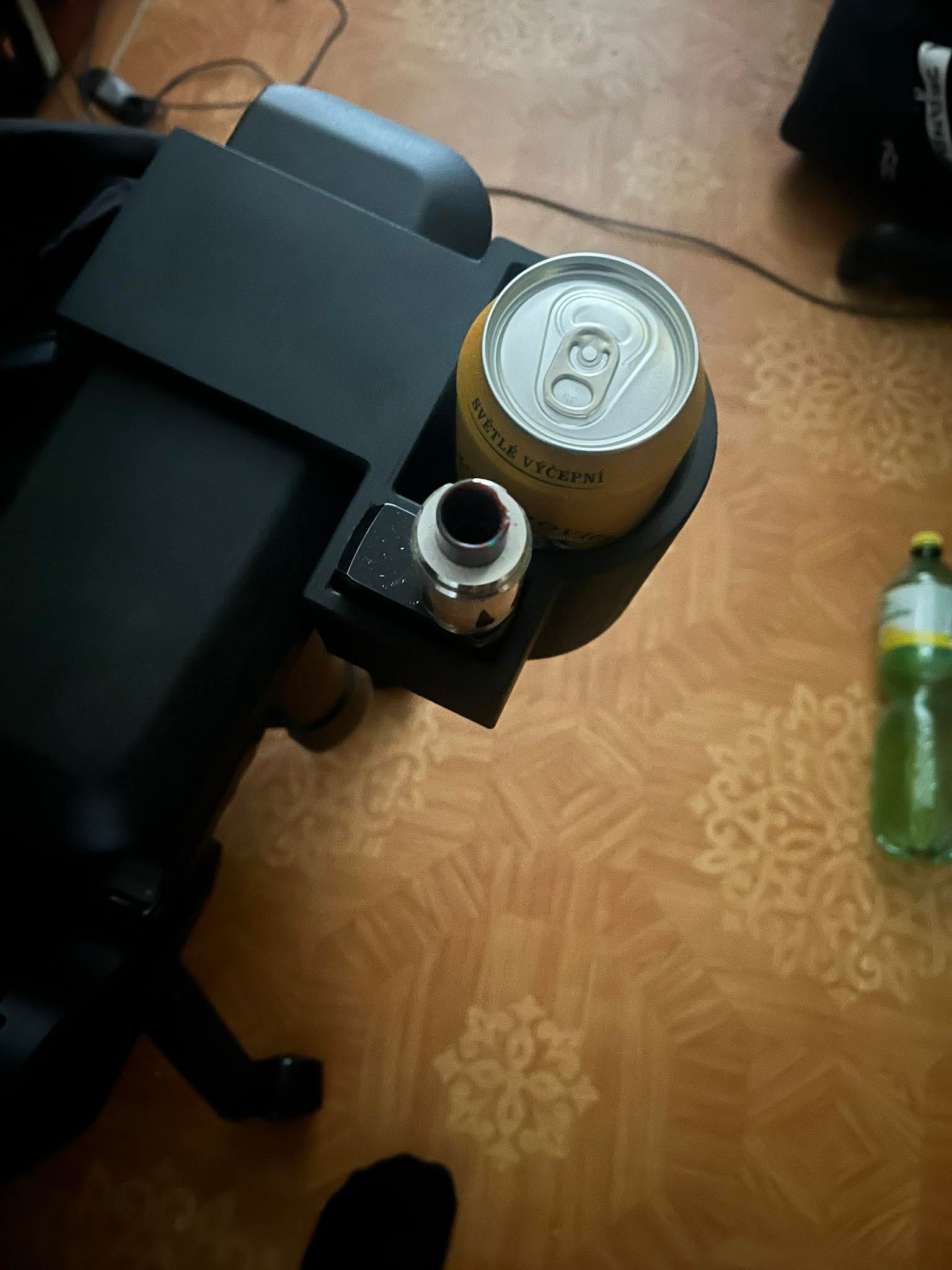 Beer and vape holder on PC chair