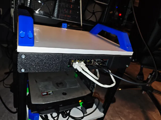 DA-K6402W 2.5GbE Switch 1U Rackmount for 10" and 19" Racks