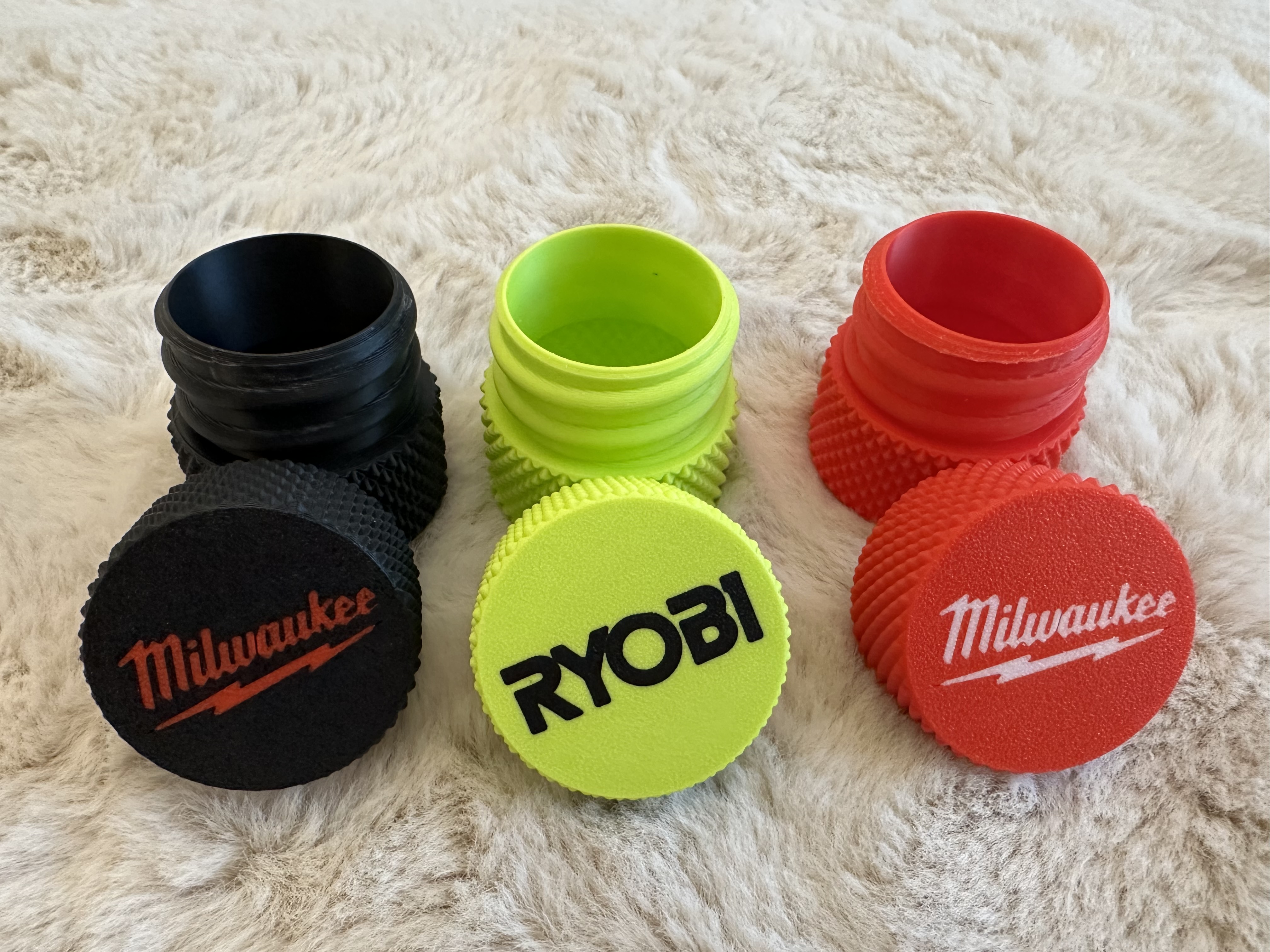 Miniatura 9 do modelo 3D Milwaukee Threaded Container
