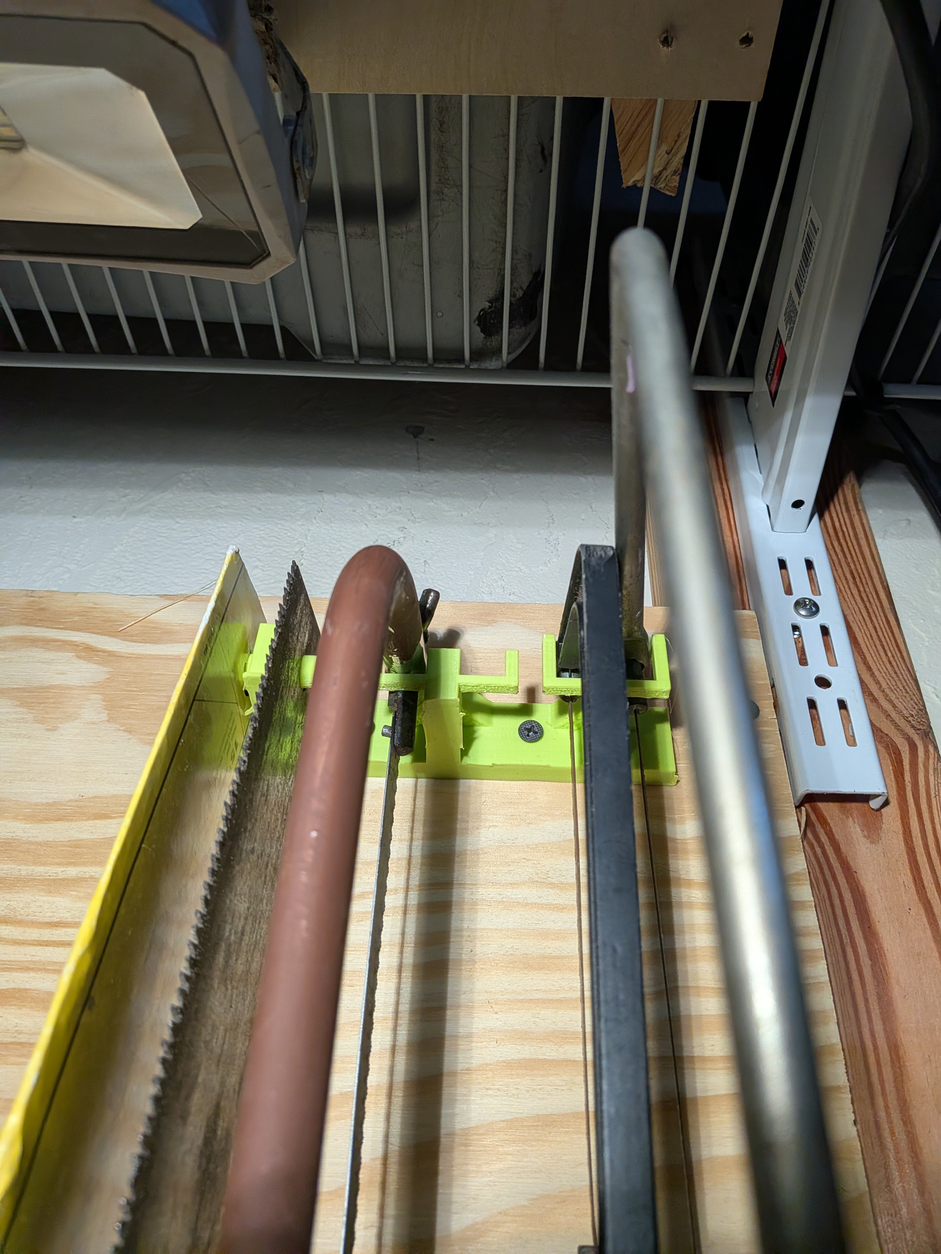 Saw holder