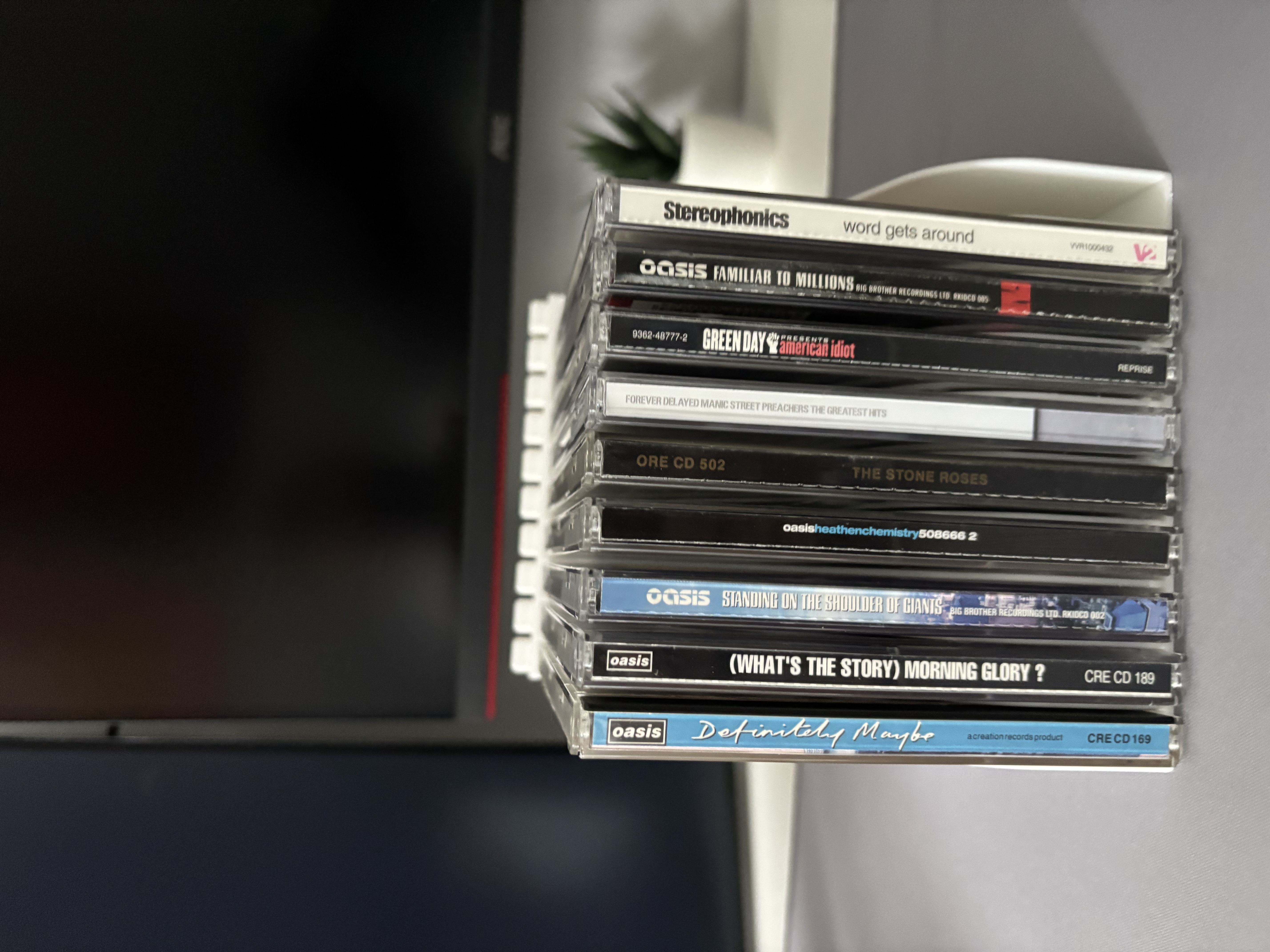 CD Mechanical Storage With Push Button Ejection