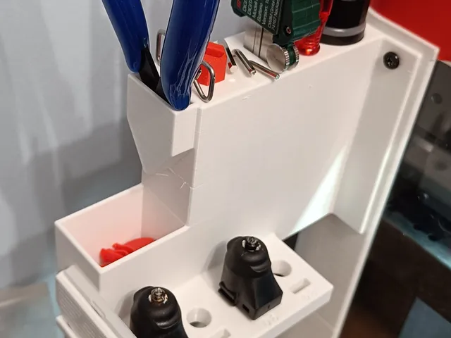 Flashforge AD5M - Enclosure attached tool holder