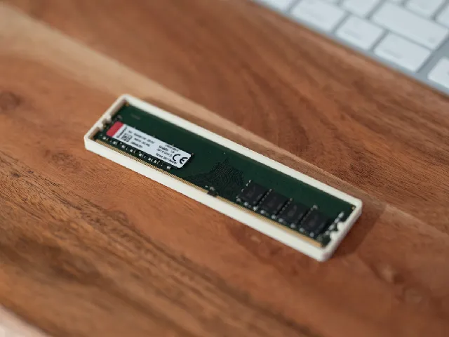 DDR4 Guard – Simple RAM Protector for Safe Shipping (DIMM)