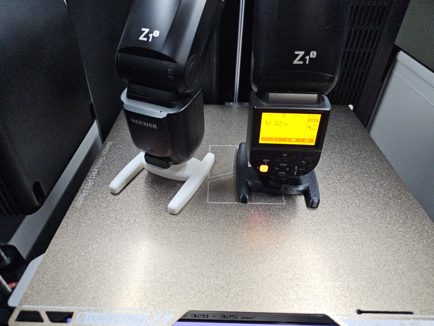 Miniatura 2 do modelo 3D Hotshoe flash stand