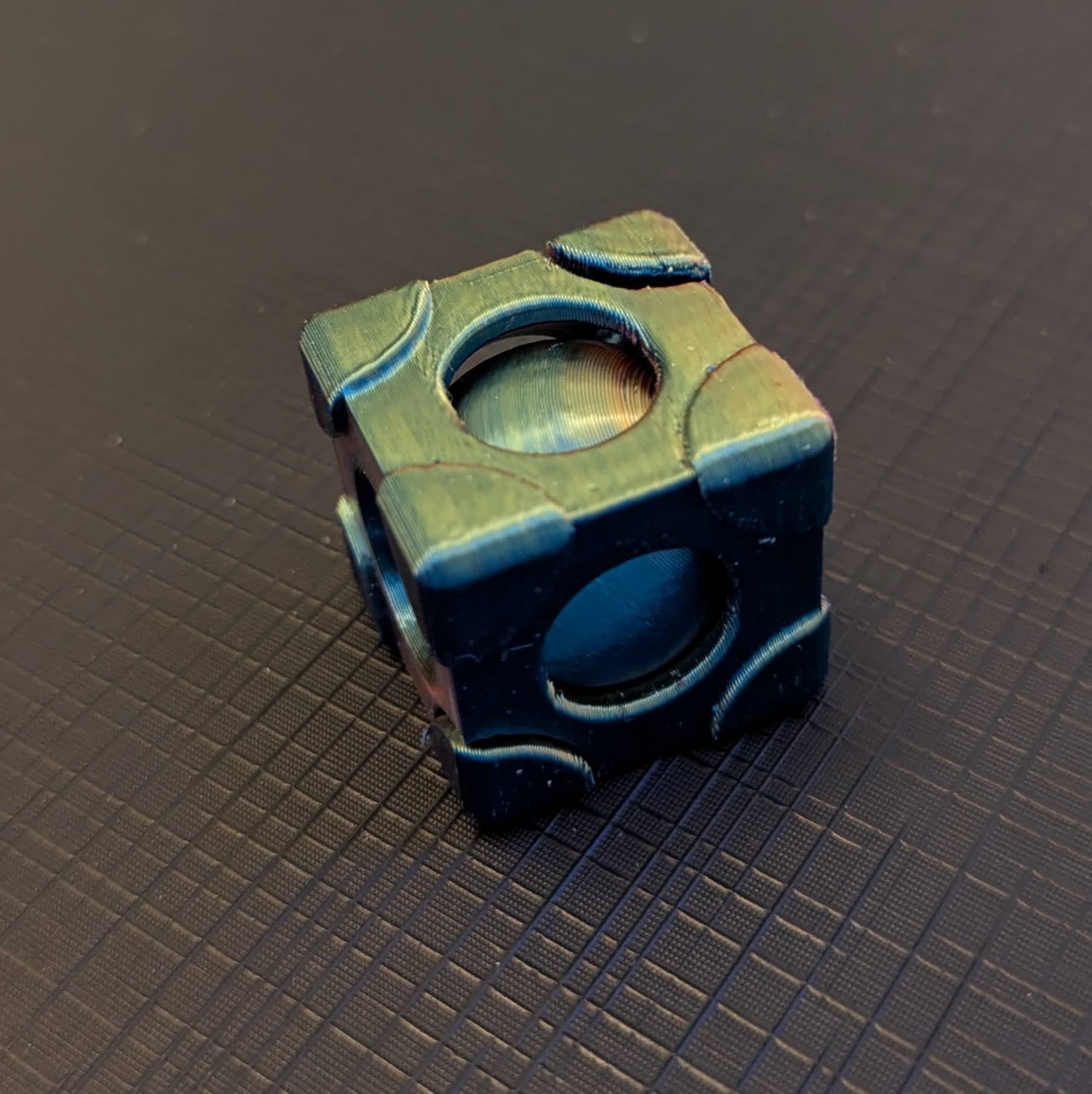 Miniatura 4 do modelo 3D Magic hand spinner Ball & Cube