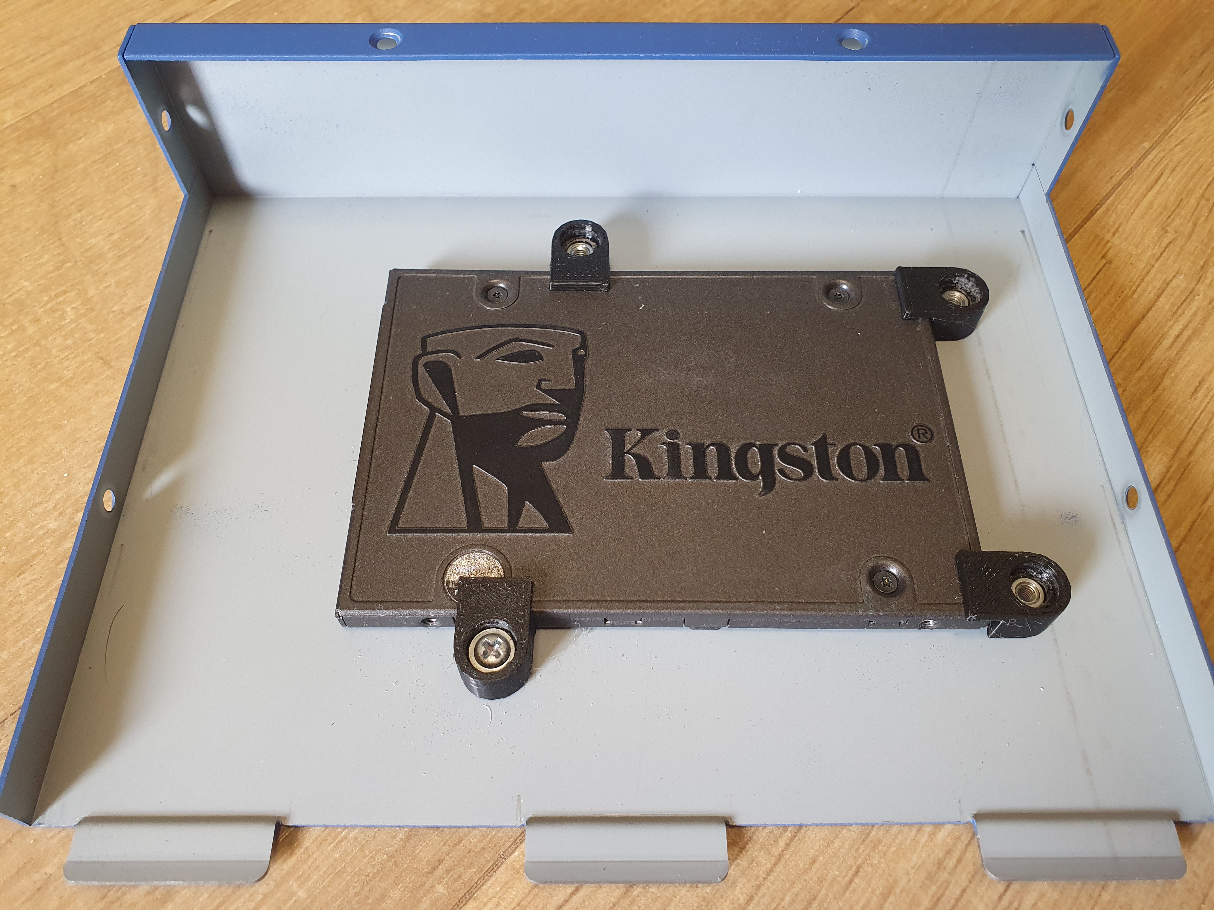SSD clamp for Lanner LEC-6032-IT2